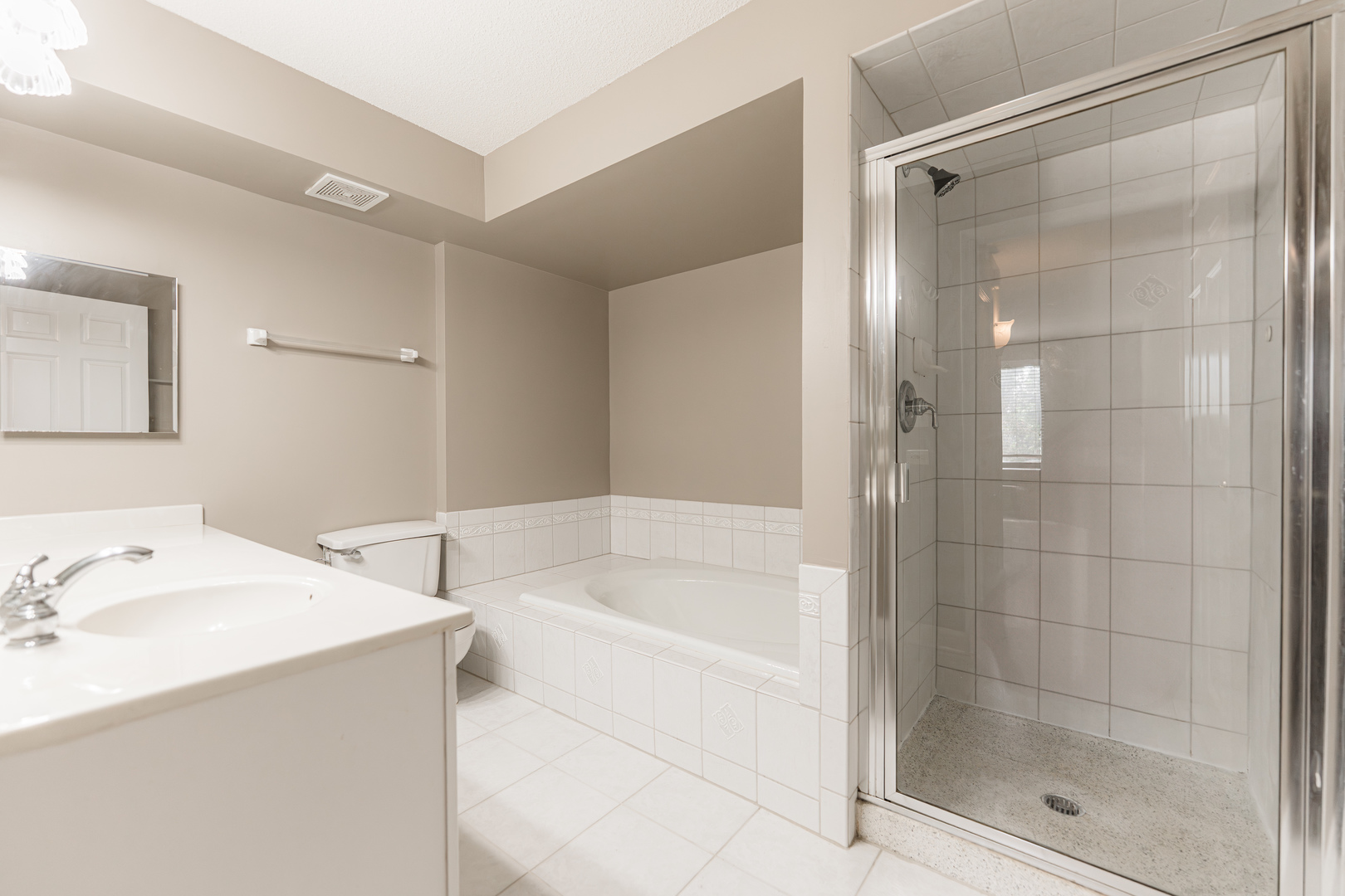 470 Fawell Boulevard #211, Glen Ellyn, IL 60137