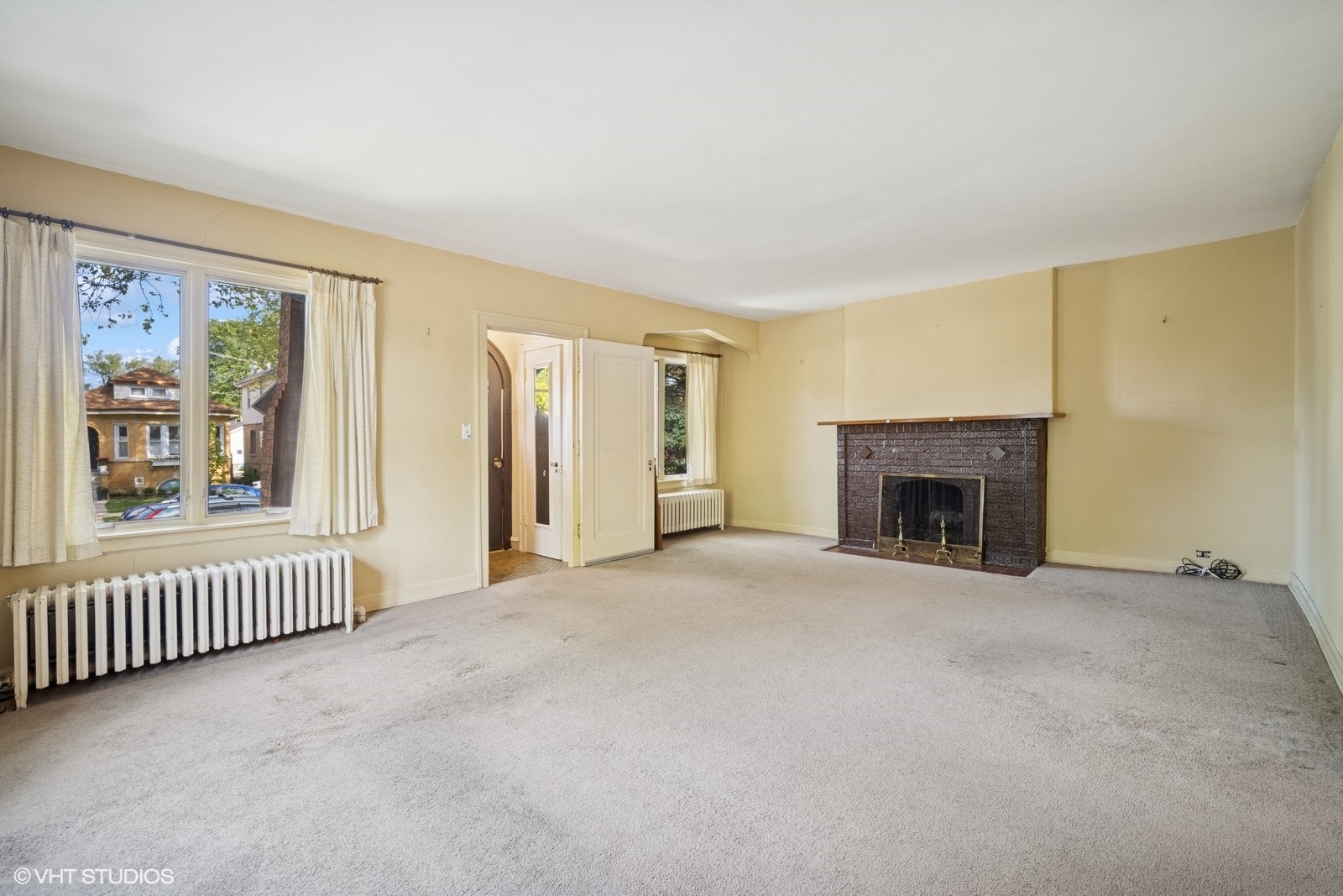 6417 N Oxford Avenue, Chicago, IL 60631