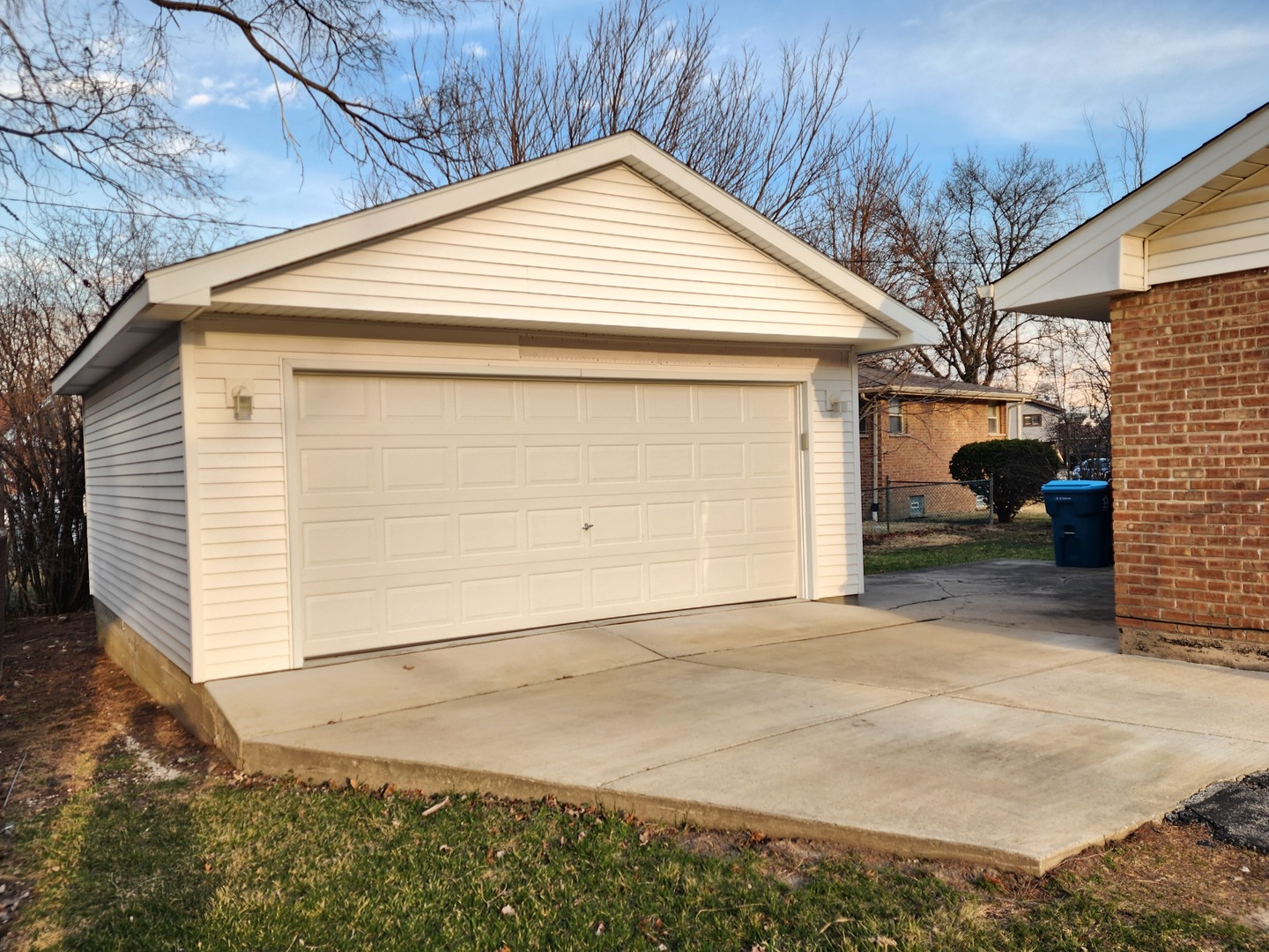 319 Serena Drive, Chicago Heights, IL 60411
