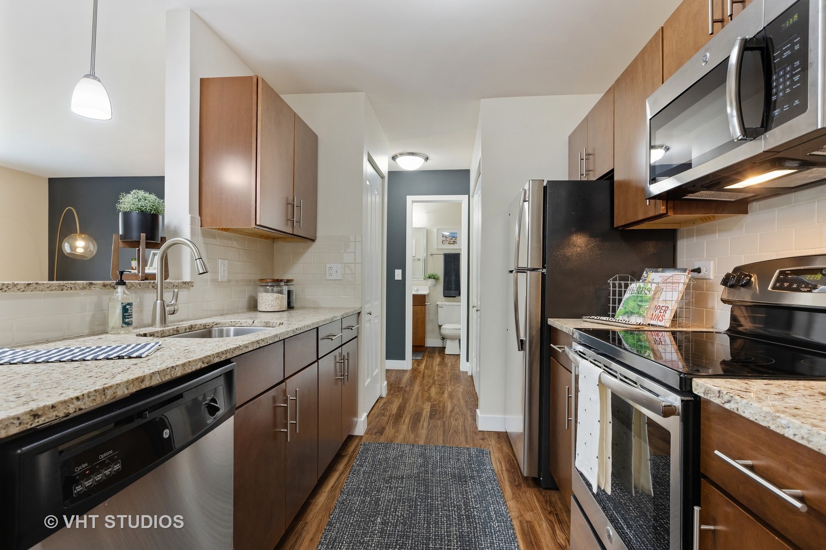 30 Sterling Circle #202, Wheaton, IL 60189