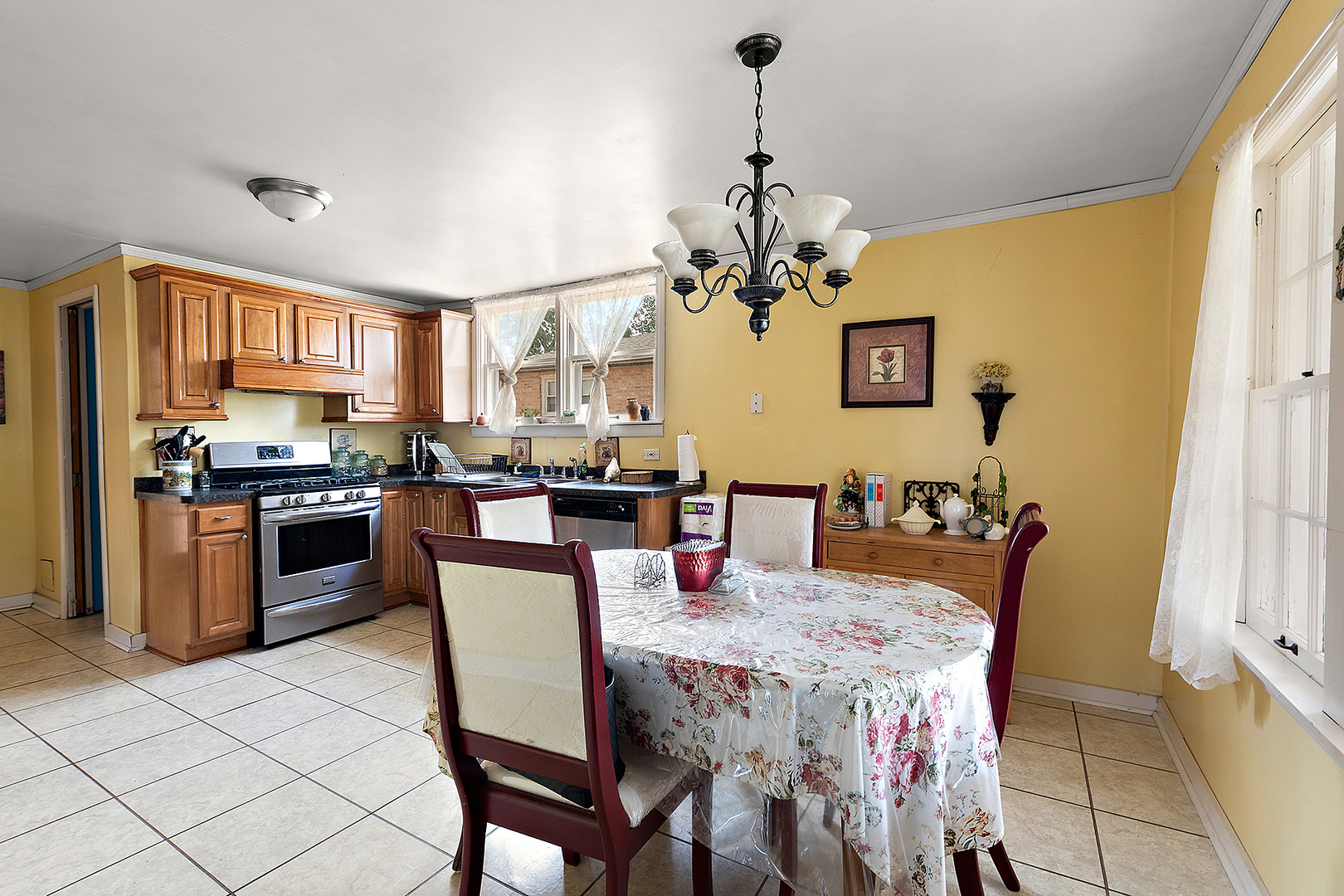 10636 S 83rd Avenue, Palos Hills, IL 60465