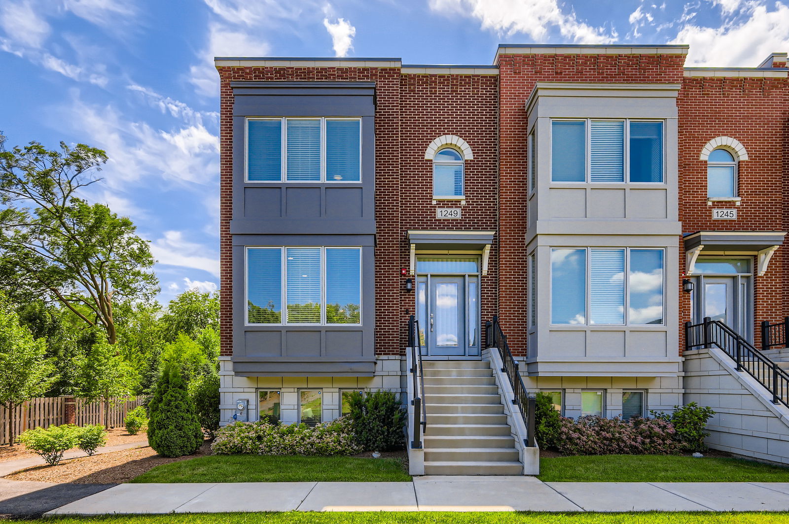 1249 Gateway Court, Northbrook, IL 60062