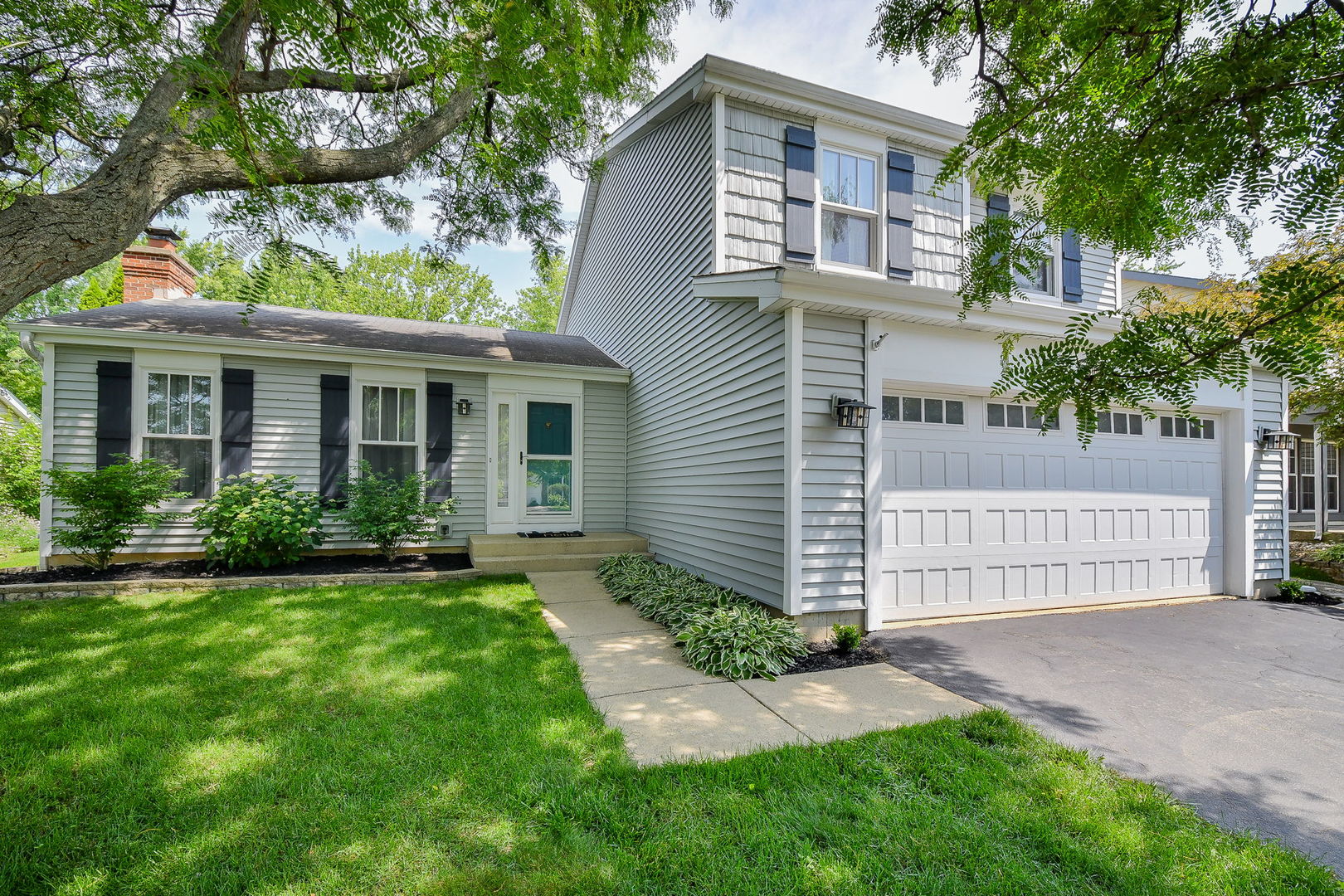 27W108 Walnut Drive, Winfield, IL 60190