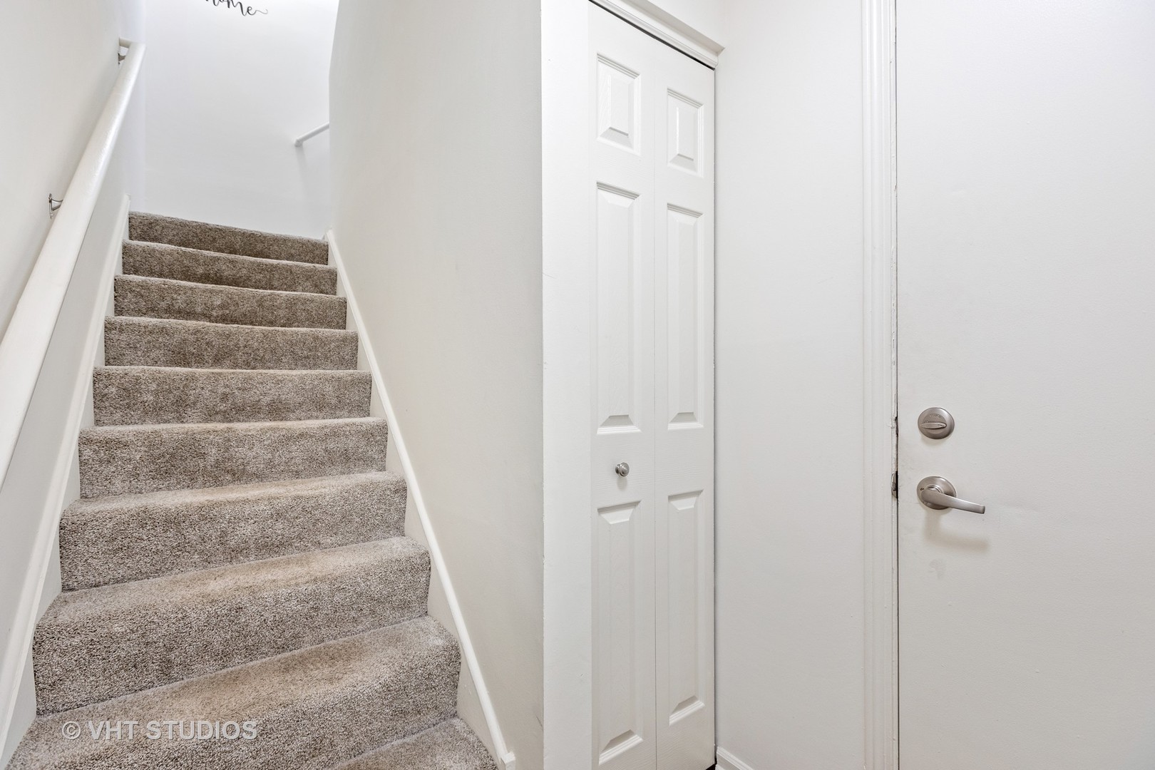 360 Haydn Court #360, Wheaton, IL 60189