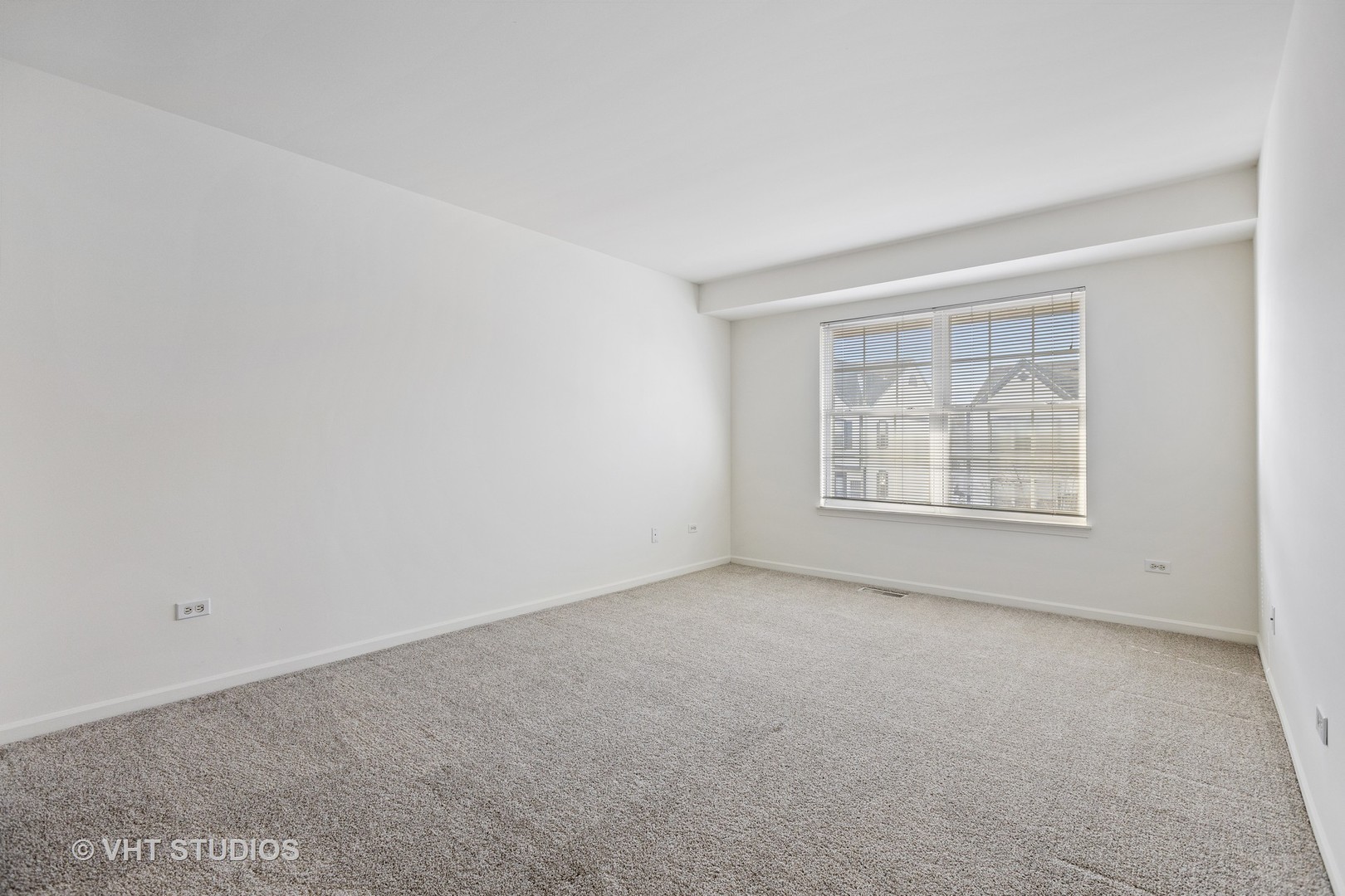 360 Haydn Court #360, Wheaton, IL 60189