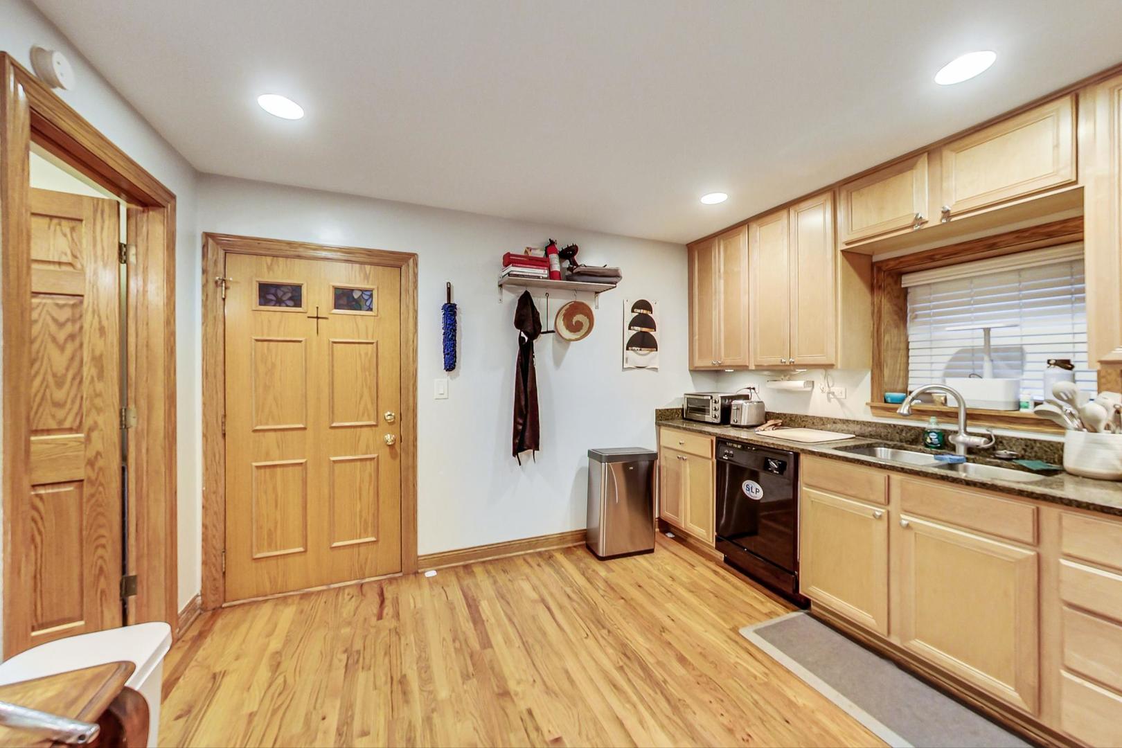 2911 N Talman Avenue #1, Chicago, IL 60618