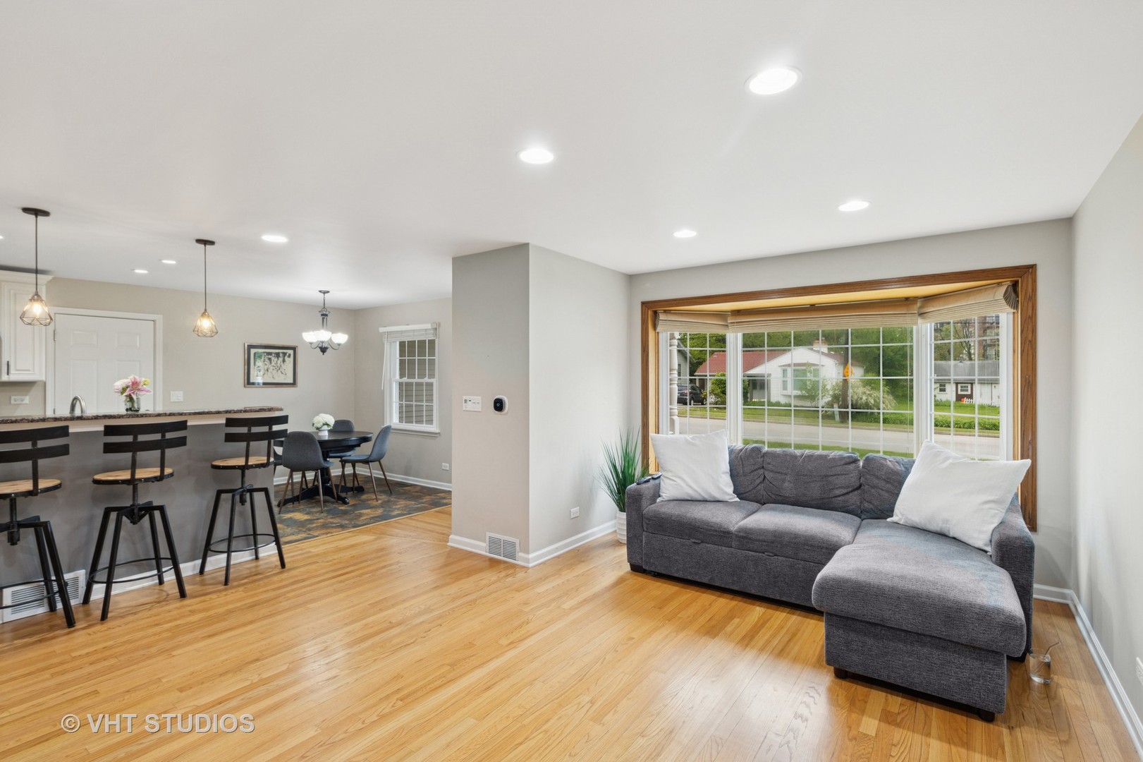 123 N Cedar Street, Palatine, IL 60067