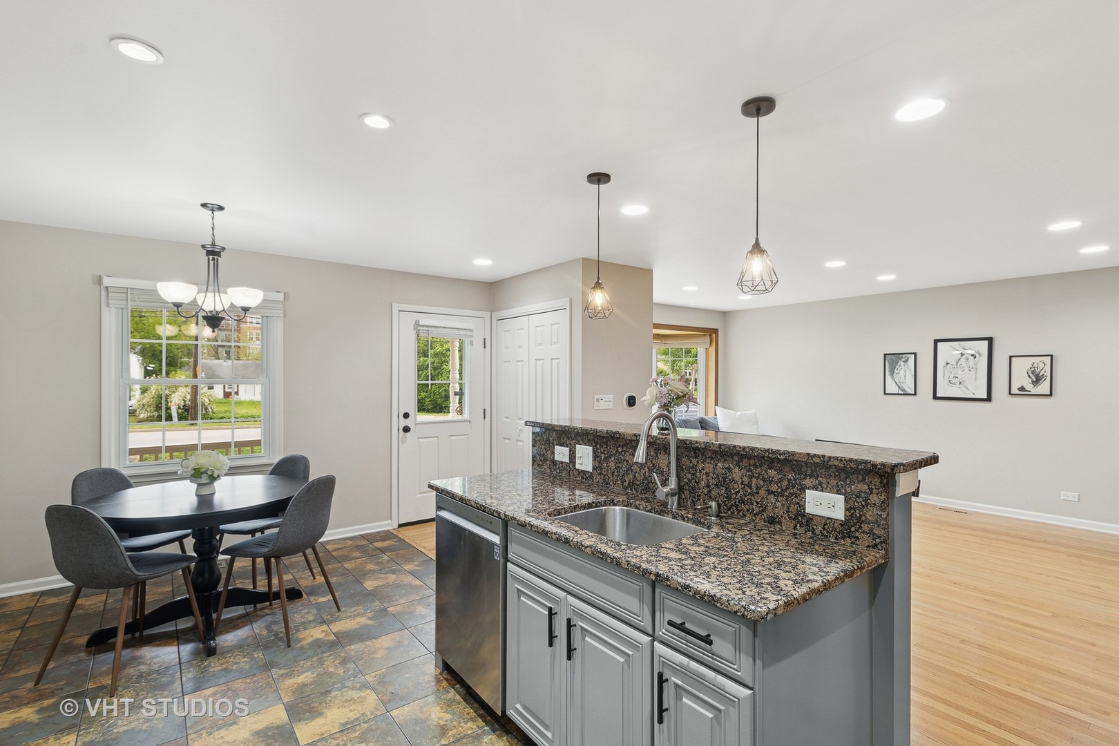 123 N Cedar Street, Palatine, IL 60067