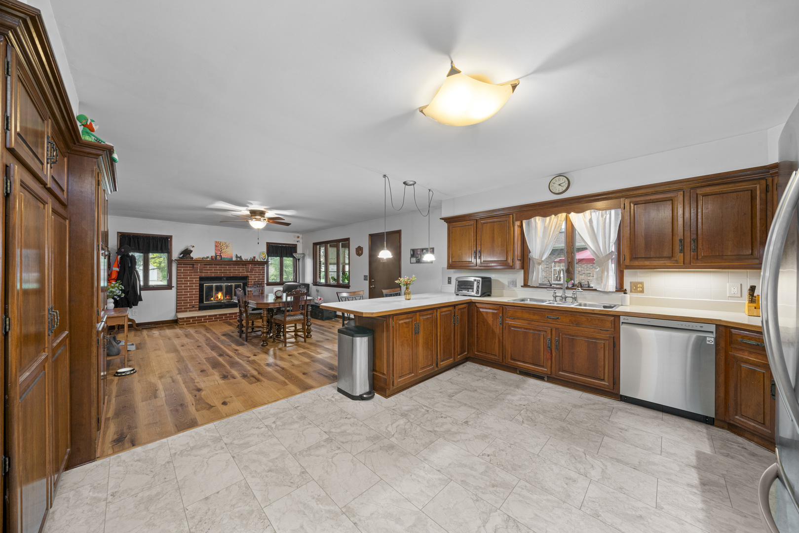 1204 Prairie Lane, Yorkville, IL 60560