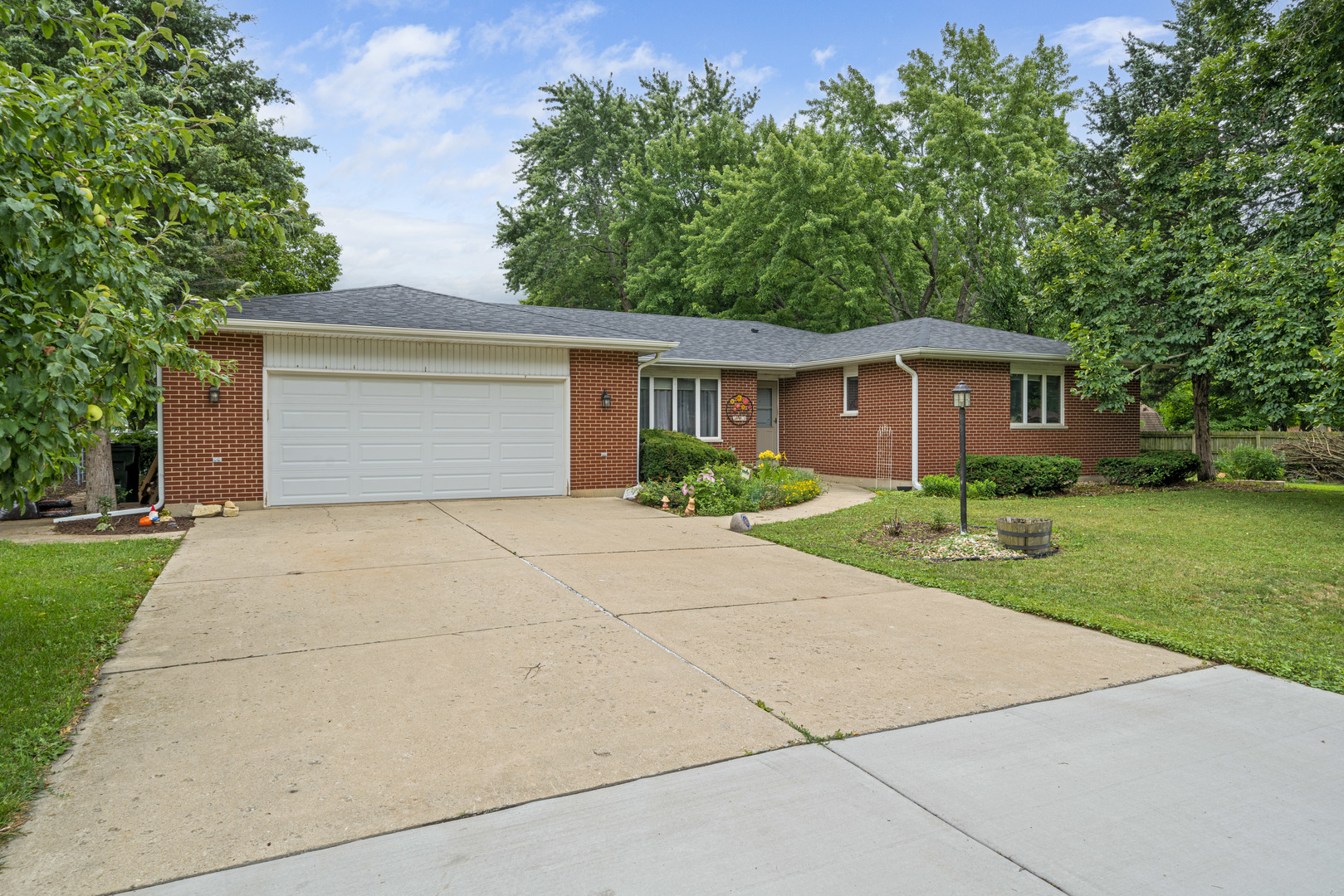 1204 Prairie Lane, Yorkville, IL 60560