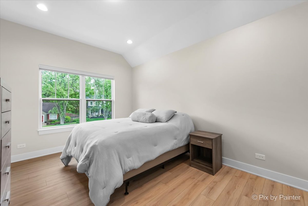1N022 Richard Avenue, Wheaton, IL 60187