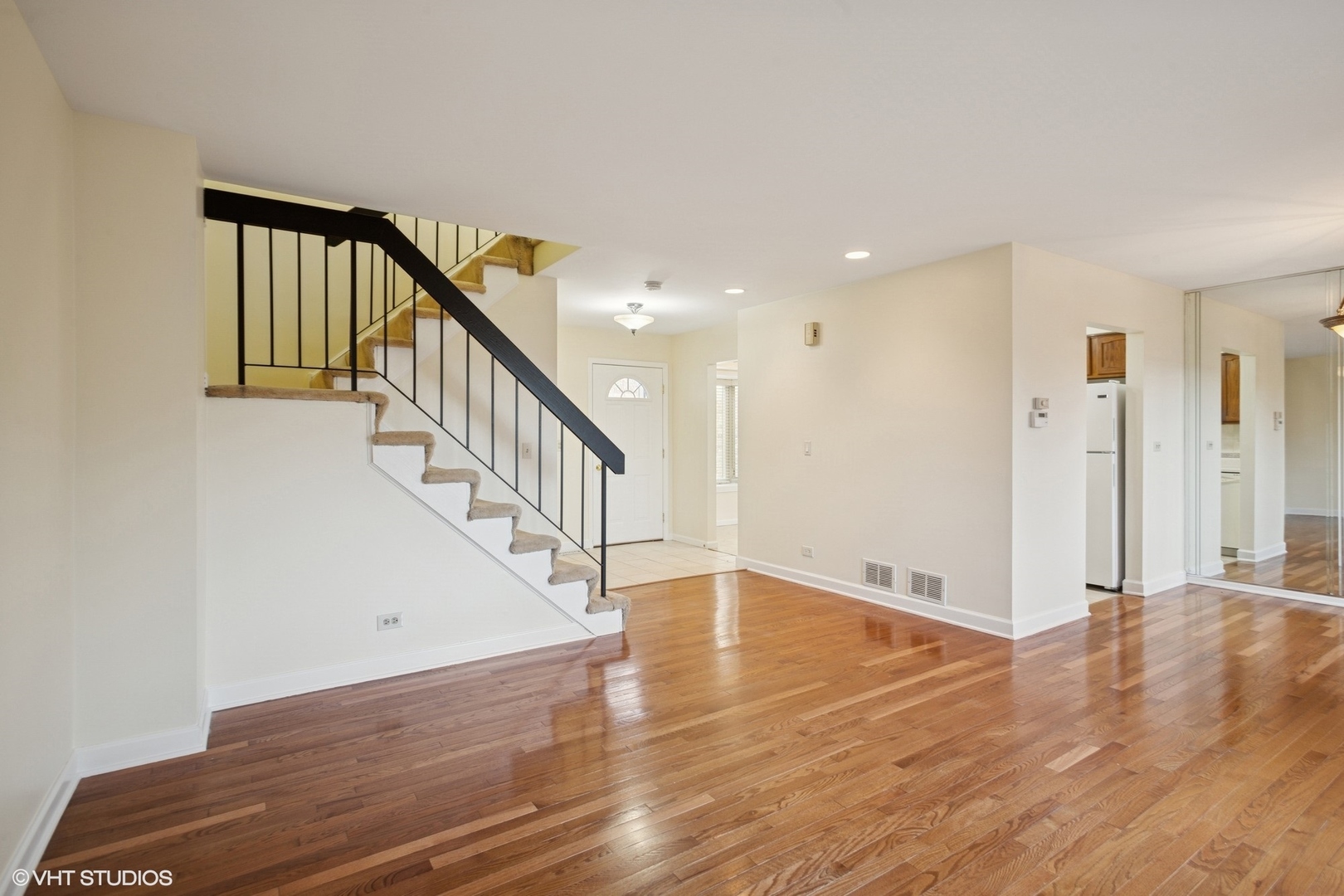 218 E Forest Knoll Drive, Palatine, IL 60074