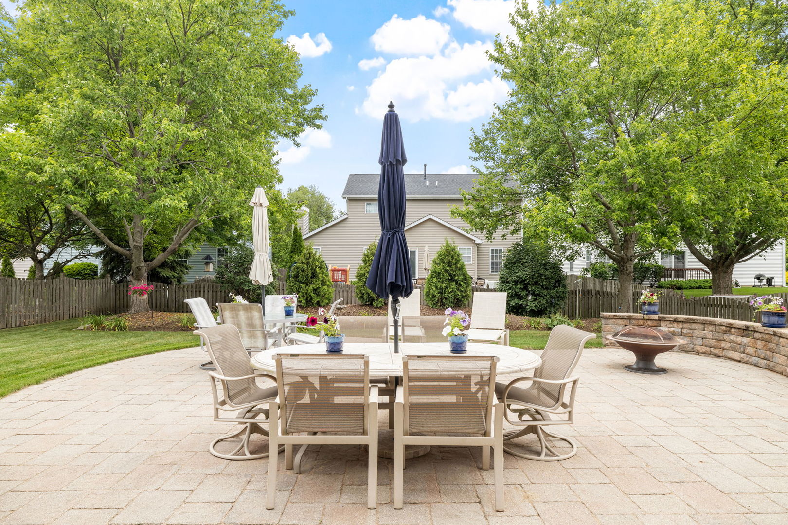 2225 Beaumont Court, Aurora, IL 60502