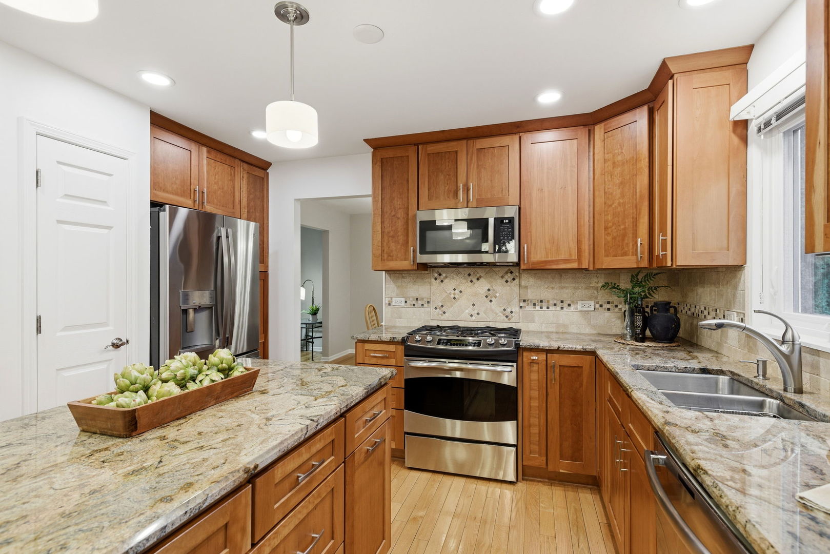 2225 Beaumont Court, Aurora, IL 60502