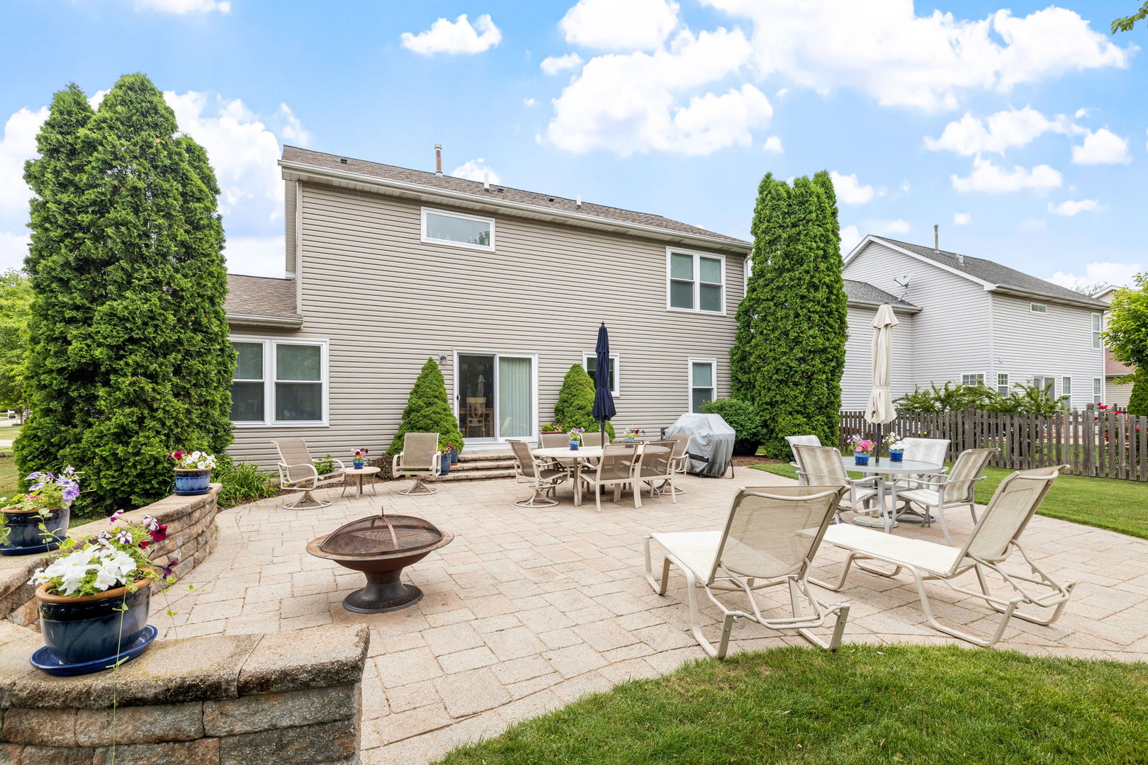 2225 Beaumont Court, Aurora, IL 60502