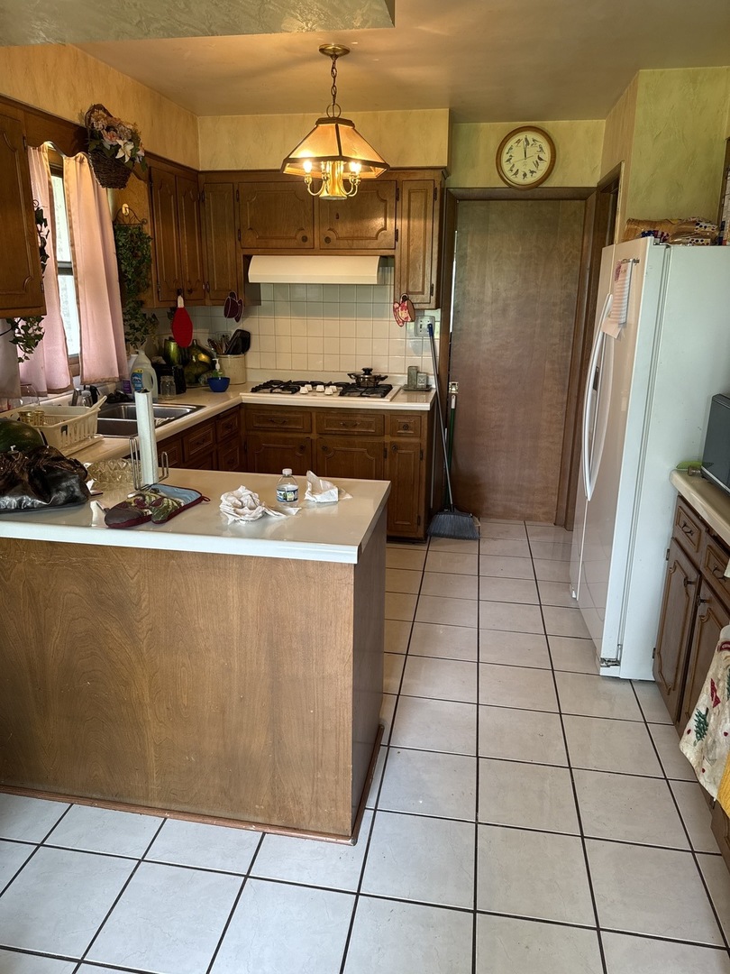 1214 E 165th Street, South Holland, IL 60473