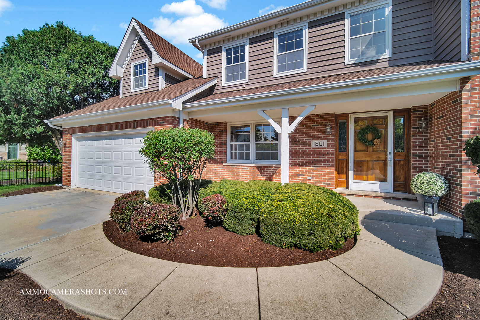 1801 Schillerstrom Court, Wheaton, IL 60189