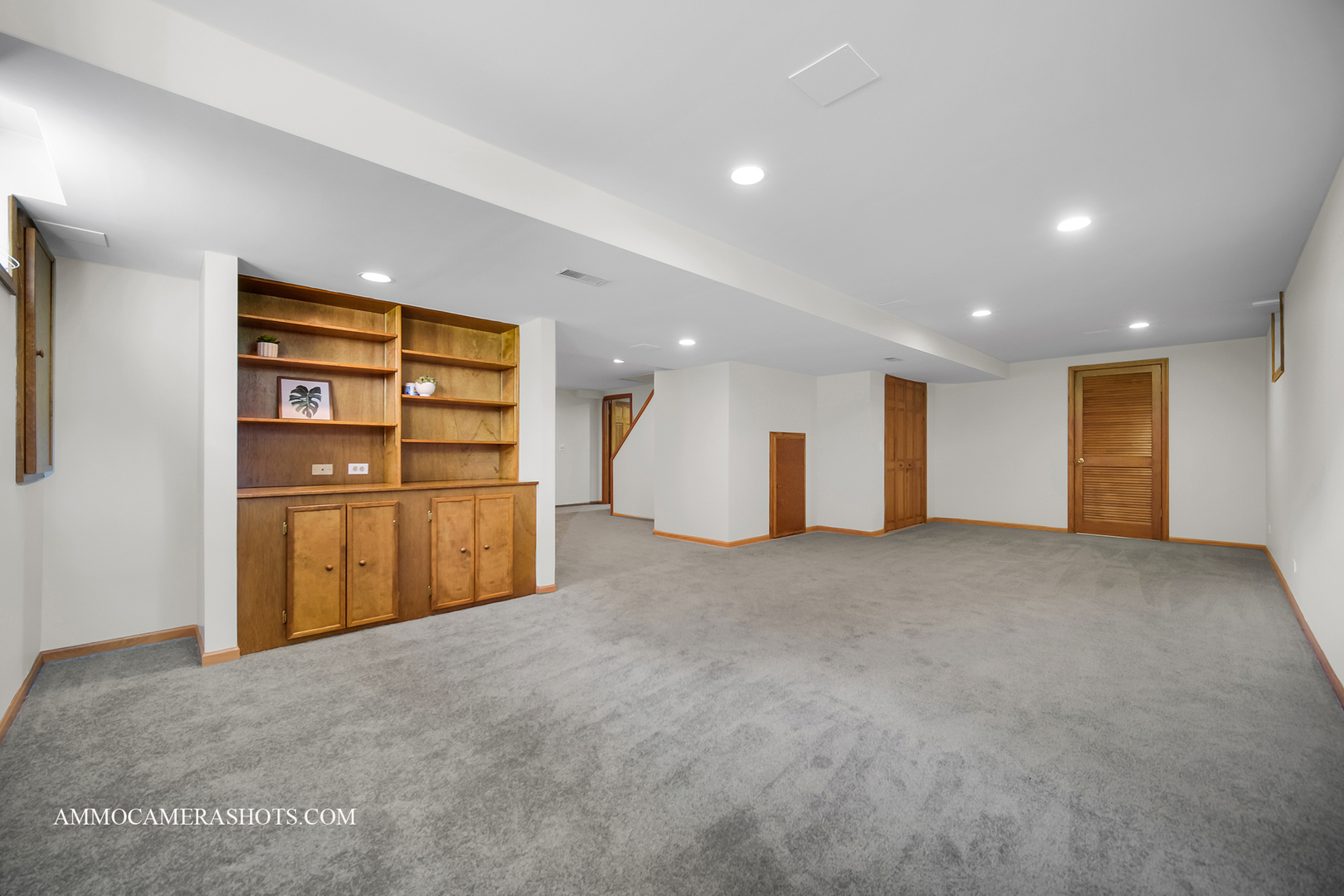 1801 Schillerstrom Court, Wheaton, IL 60189