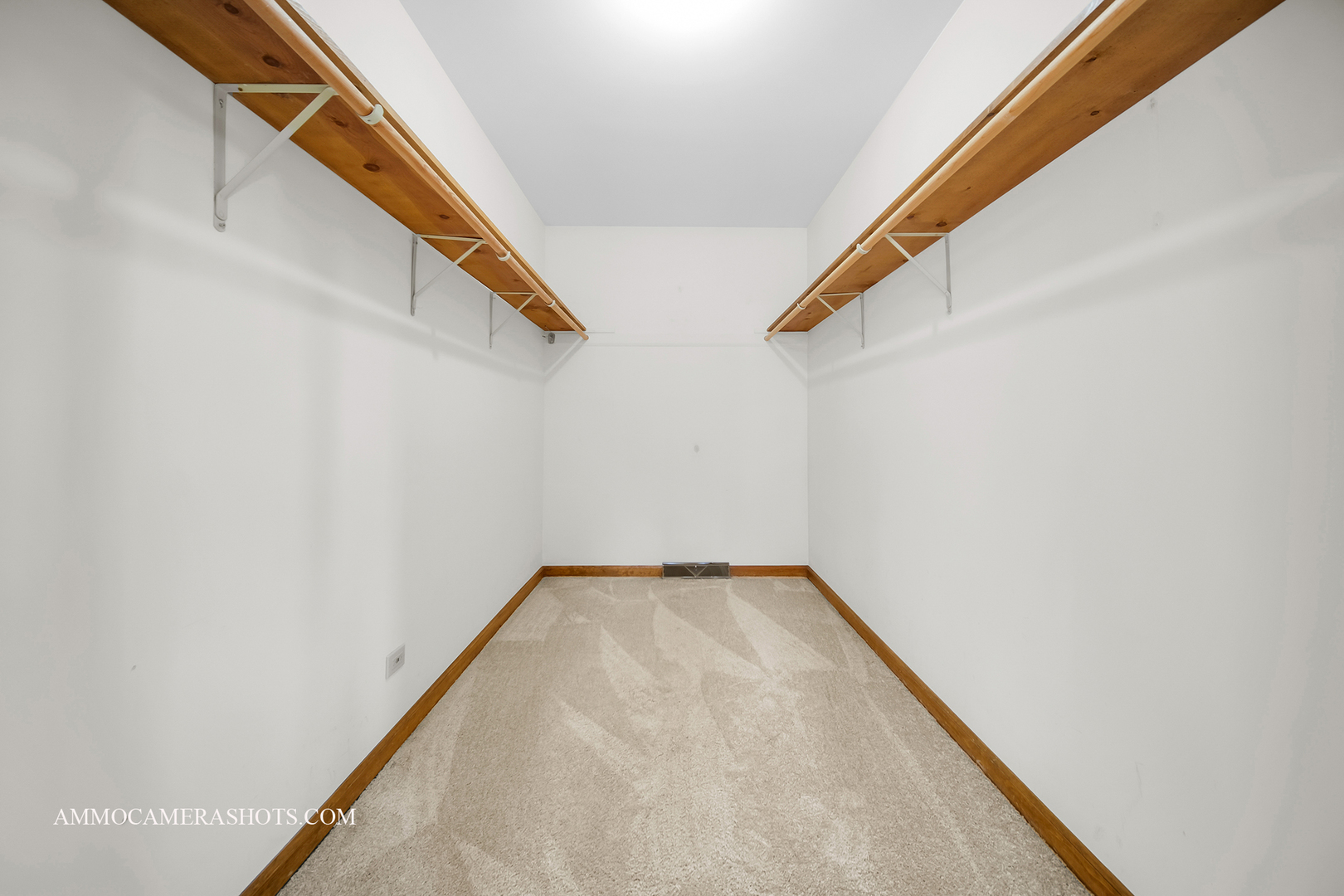 1801 Schillerstrom Court, Wheaton, IL 60189