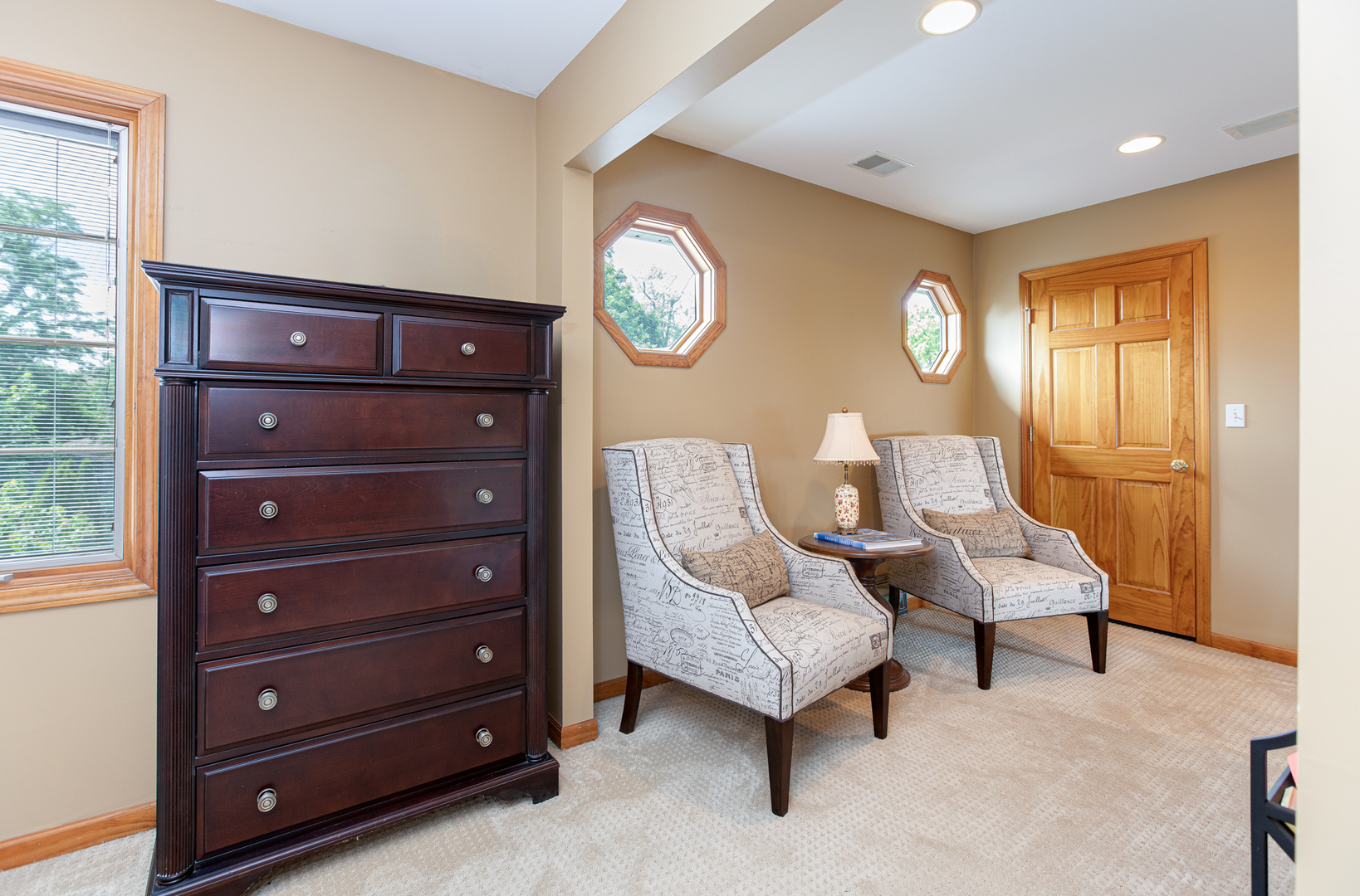 885 Glen Oak Avenue, Glen Ellyn, IL 60137