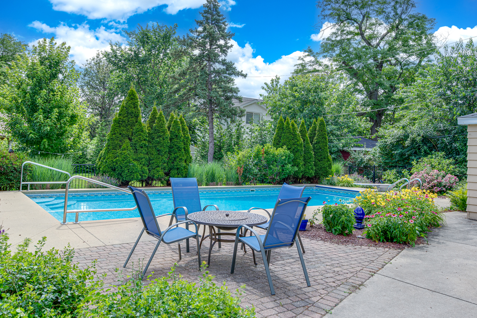 885 Glen Oak Avenue, Glen Ellyn, IL 60137