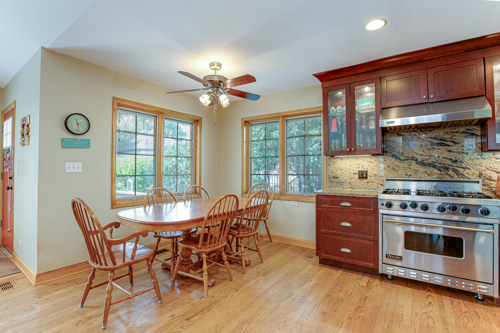 885 Glen Oak Avenue, Glen Ellyn, IL 60137