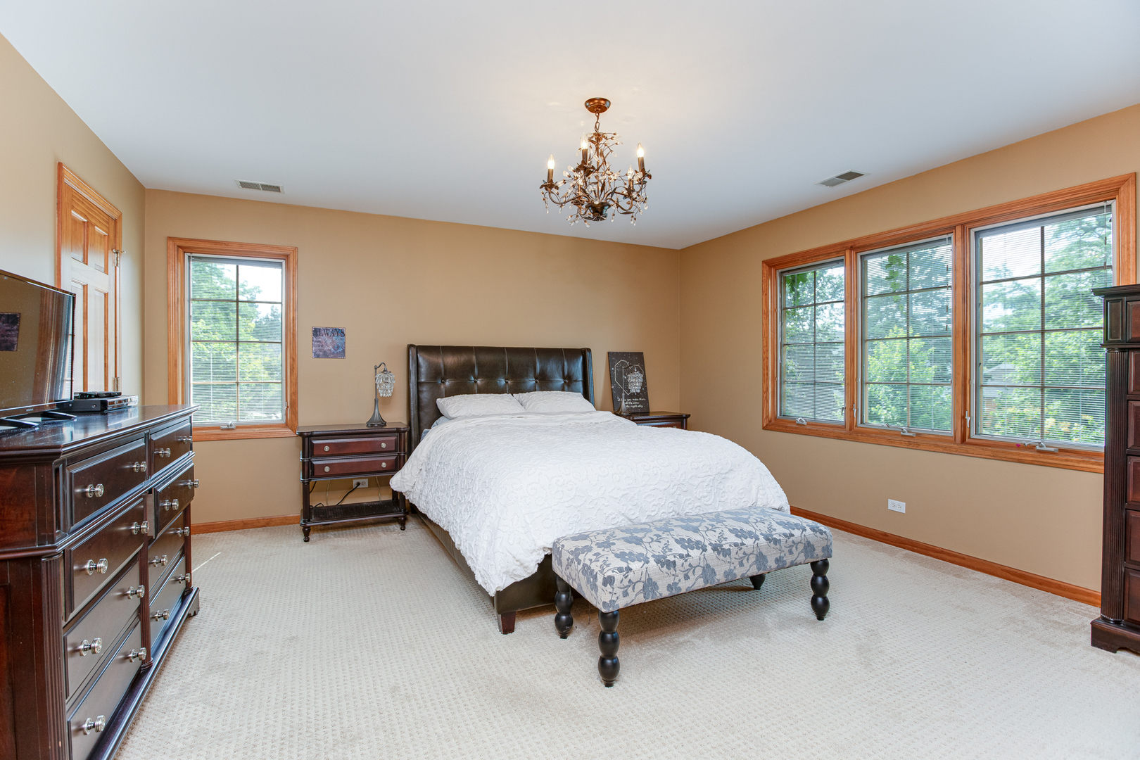885 Glen Oak Avenue, Glen Ellyn, IL 60137