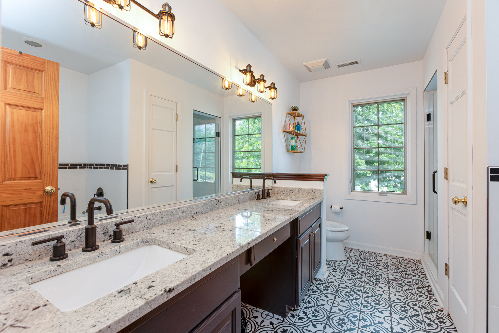 885 Glen Oak Avenue, Glen Ellyn, IL 60137