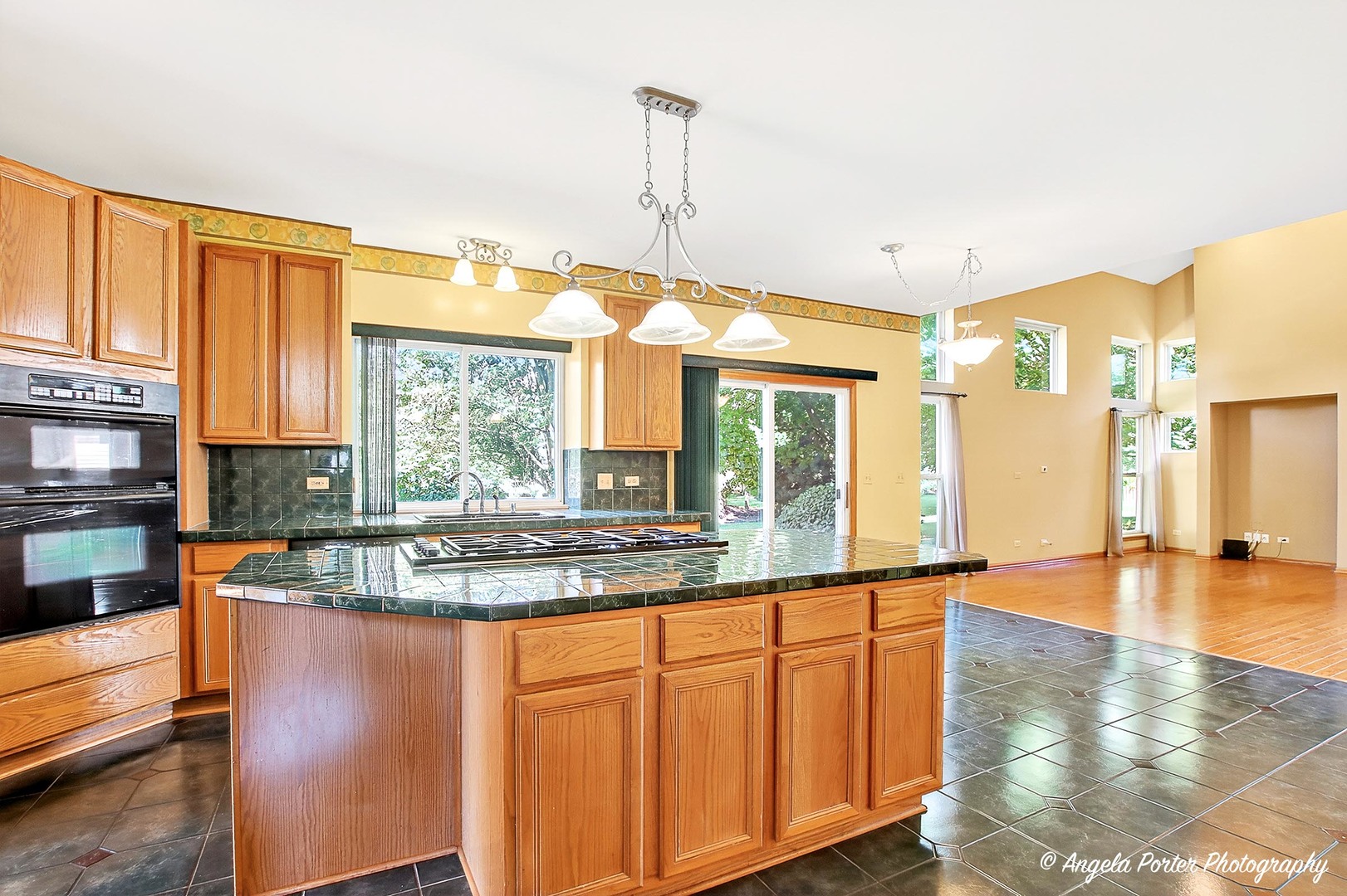 528 Cliffwood Lane, Gurnee, IL 60031