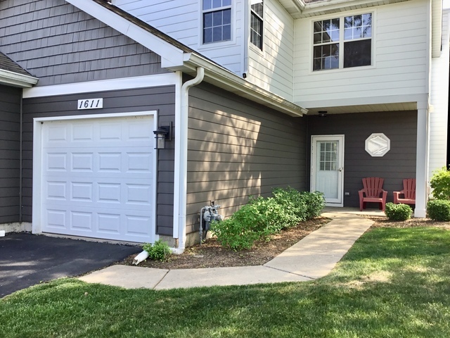 1611 Woodcrest Circle, Mundelein, IL 60060