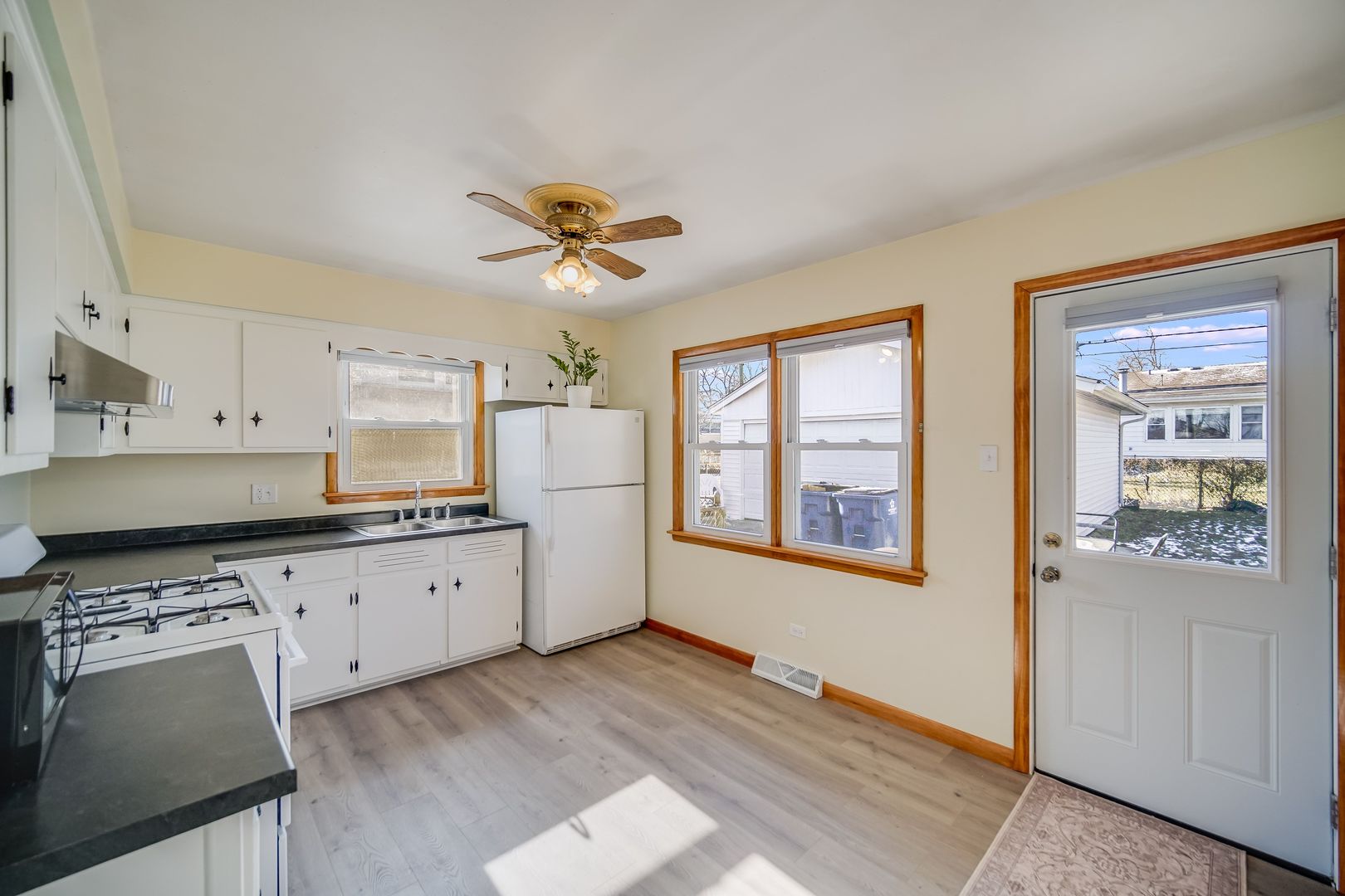 126 N Floyd Lane, Chicago Heights, IL 60411