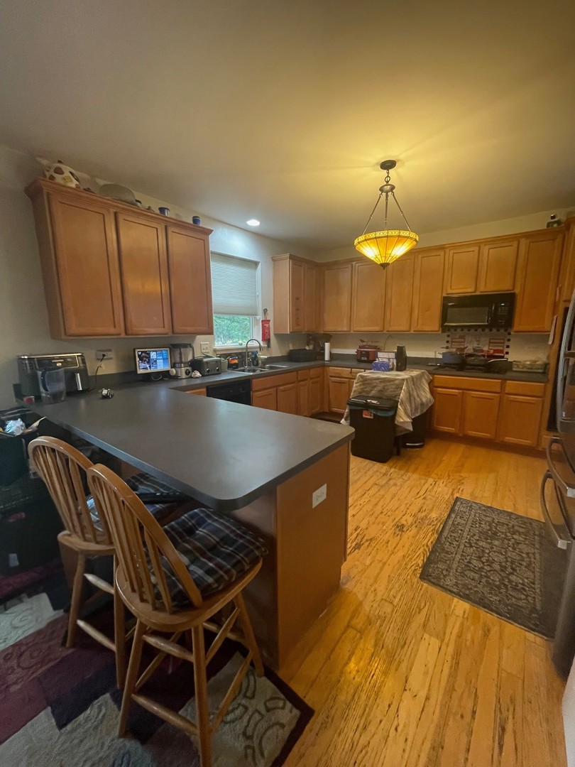 313 Kensington Drive, Oswego, IL 60543