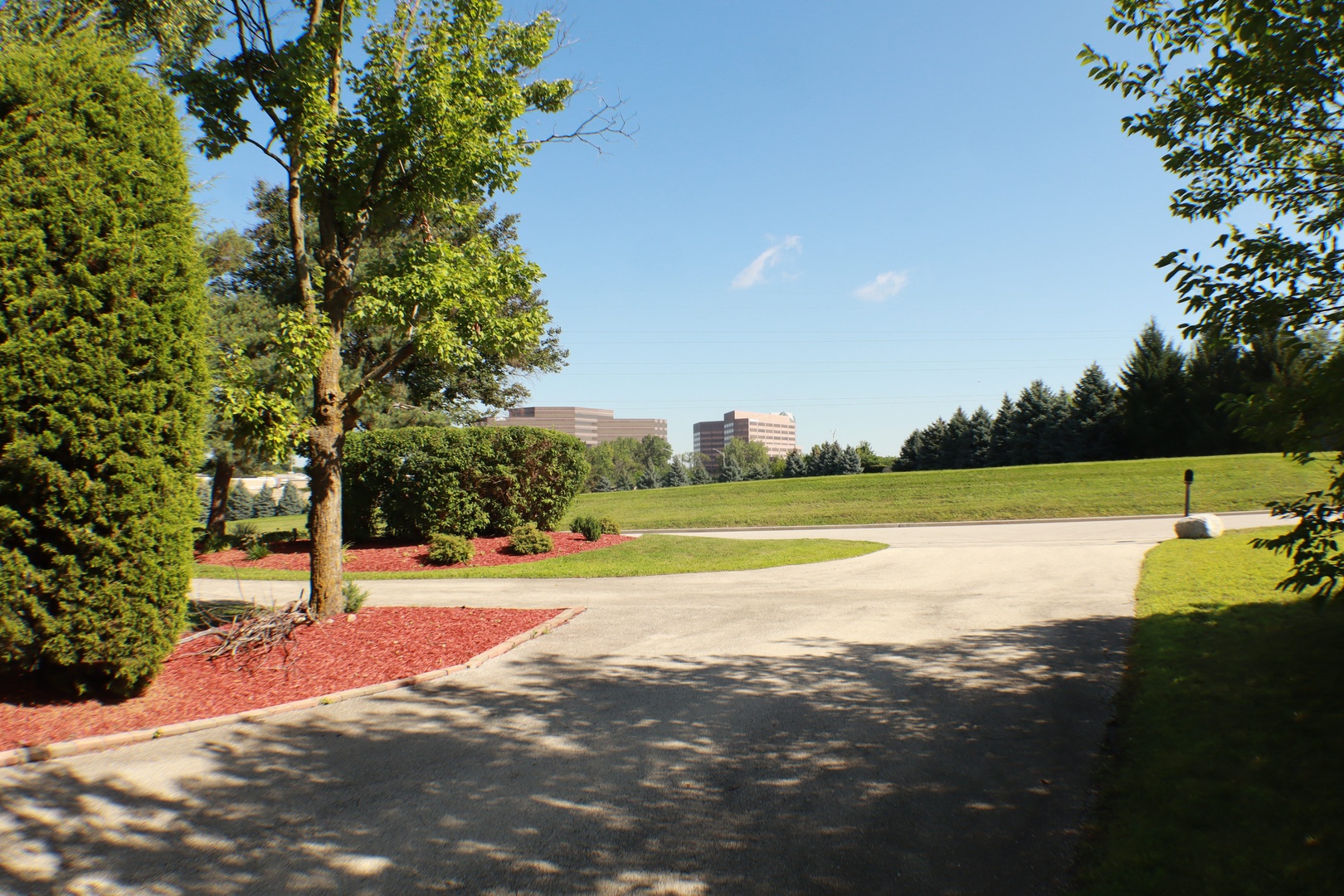 44 Kingston Drive, Oak Brook, IL 60523