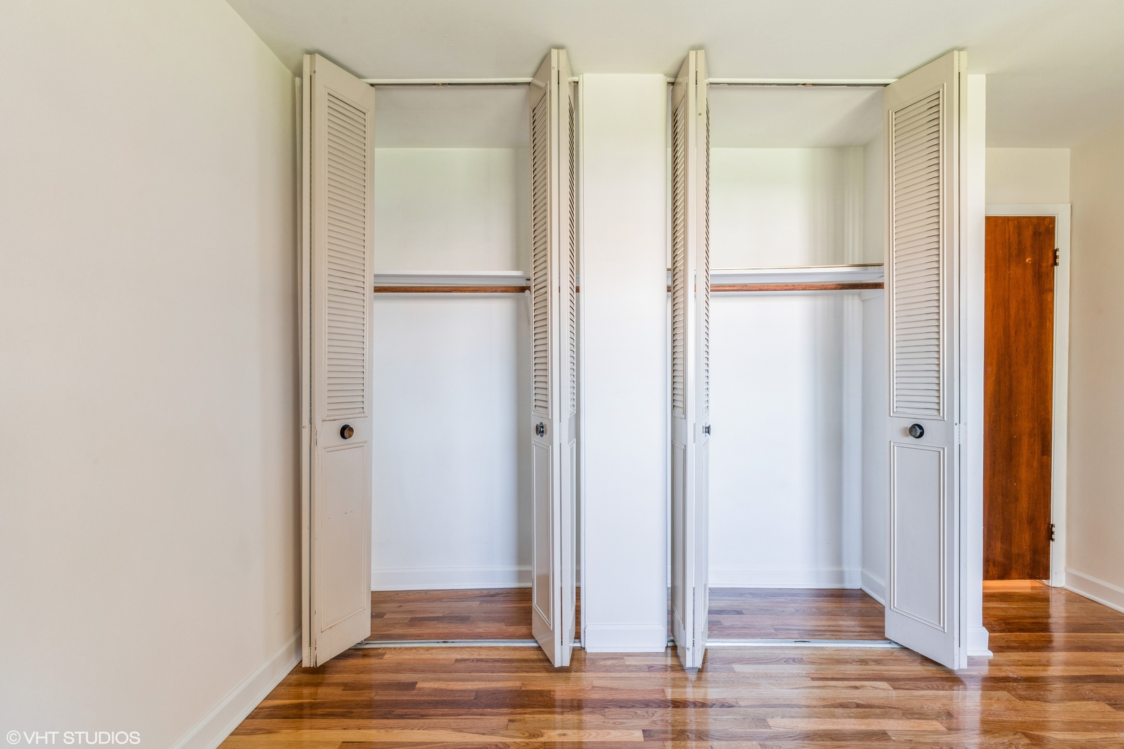 8868 Kenneth Drive #2F, Des Plaines, IL 60016