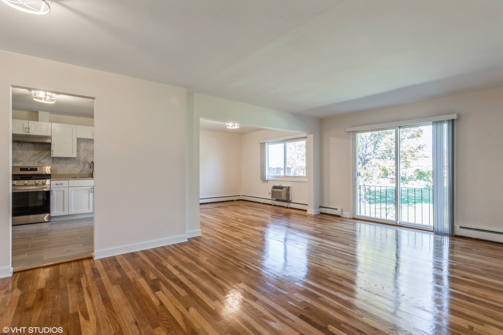 8868 Kenneth Drive #2F, Des Plaines, IL 60016