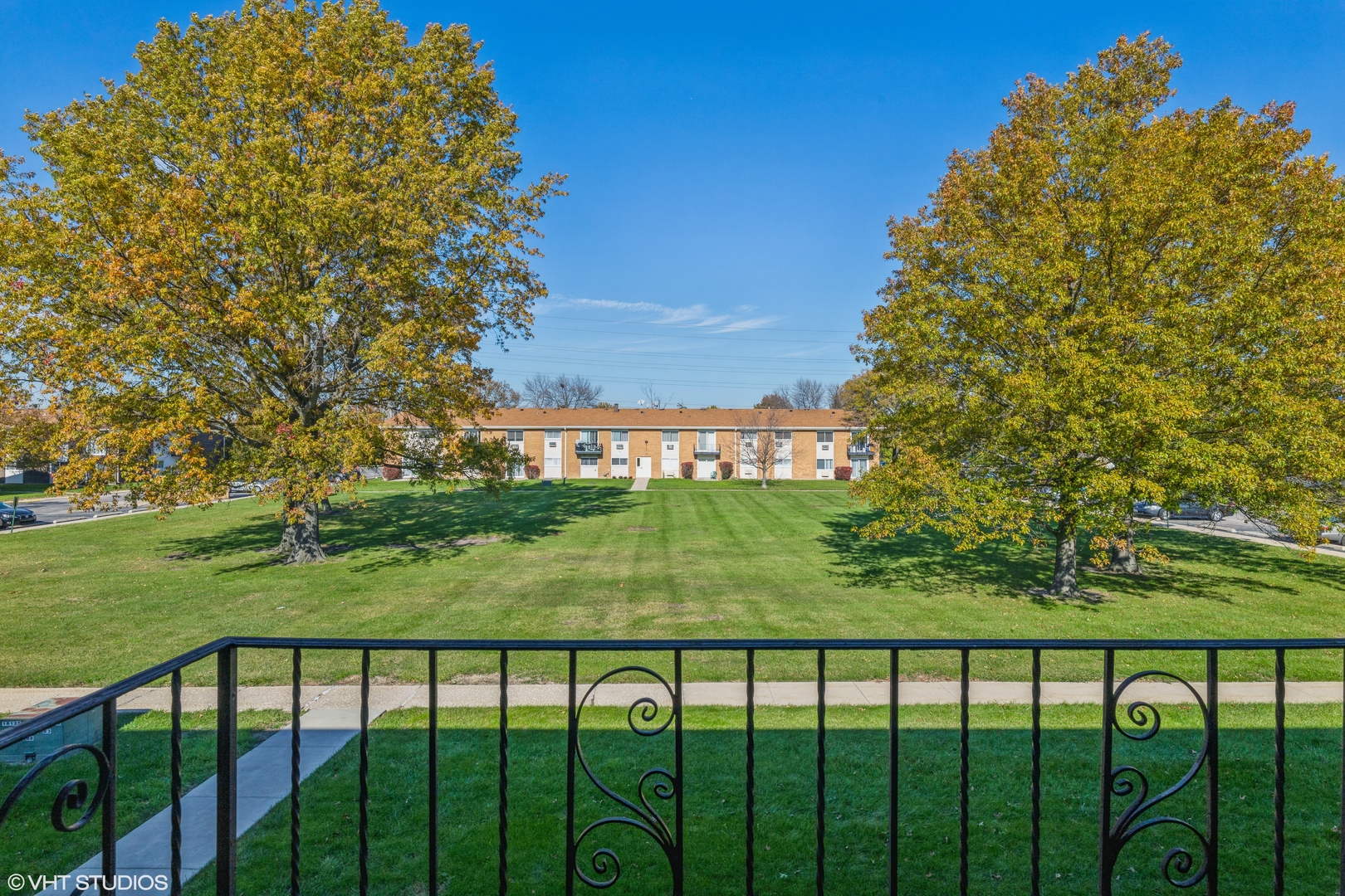 8868 Kenneth Drive #2F, Des Plaines, IL 60016