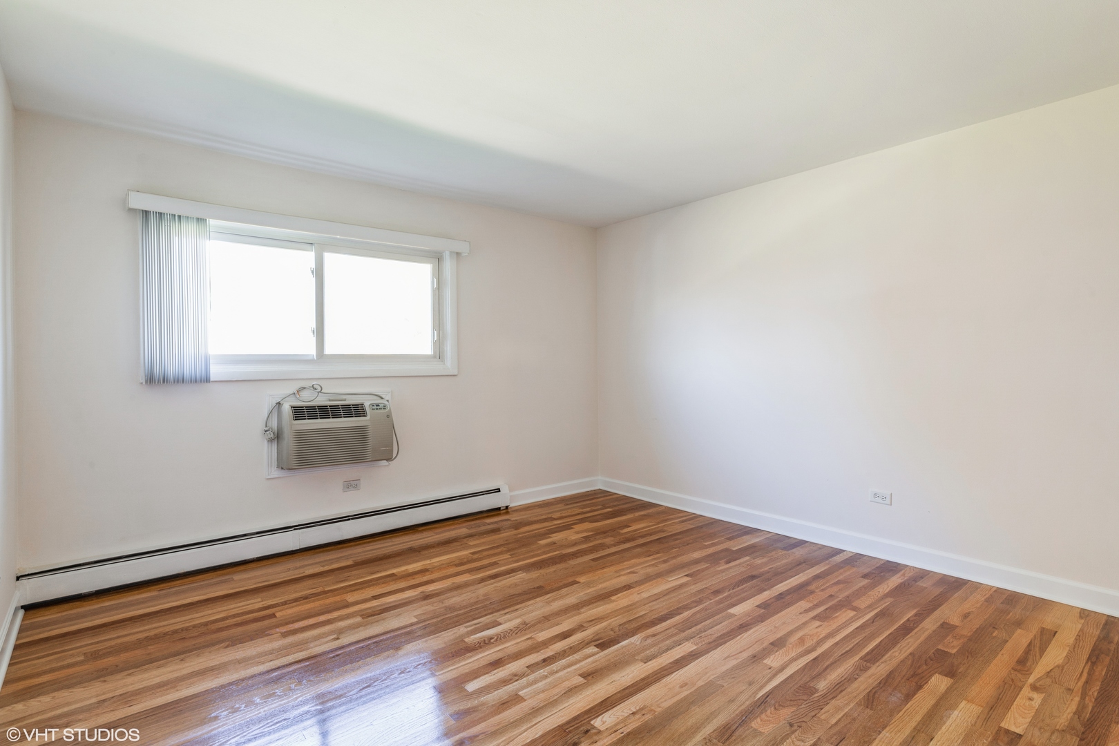 8868 Kenneth Drive #2F, Des Plaines, IL 60016