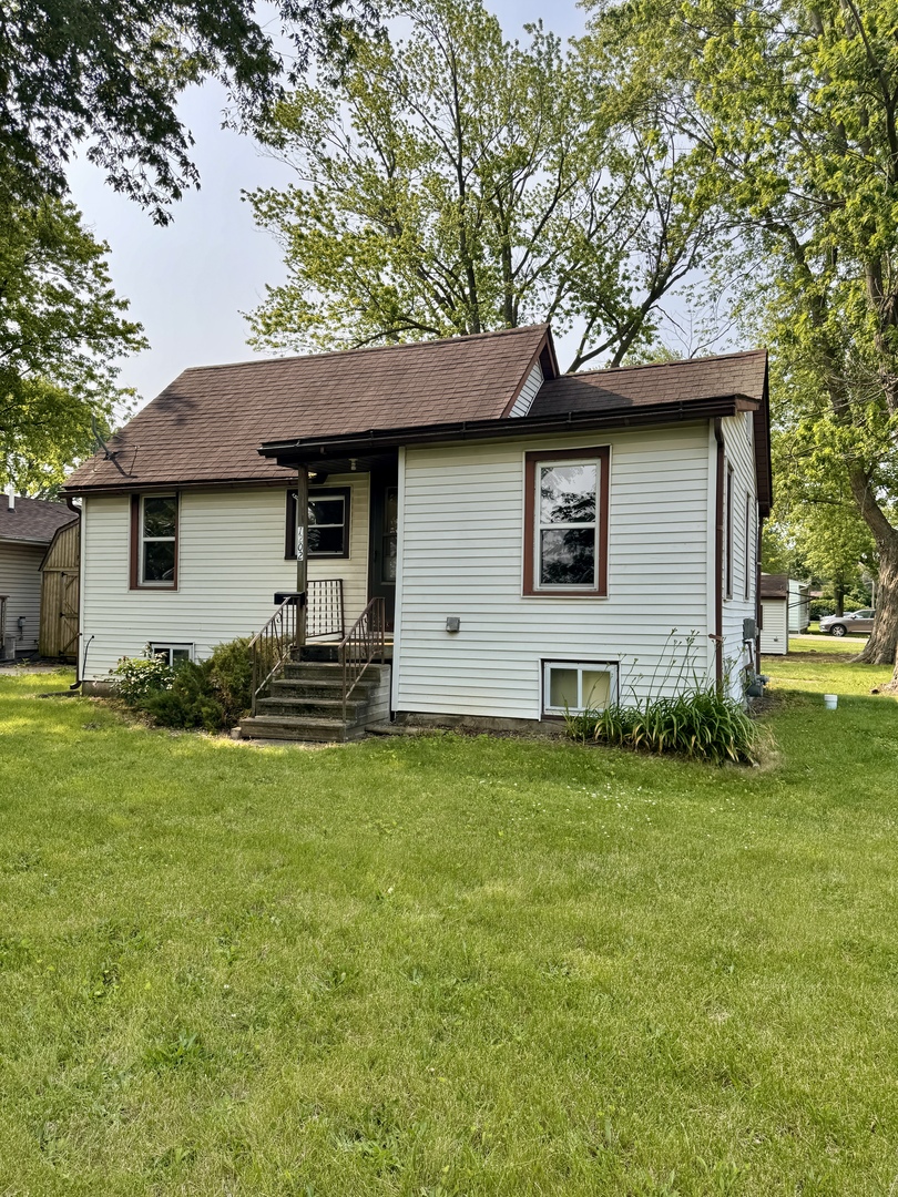 1202 E Water Street, Pontiac, IL 61764