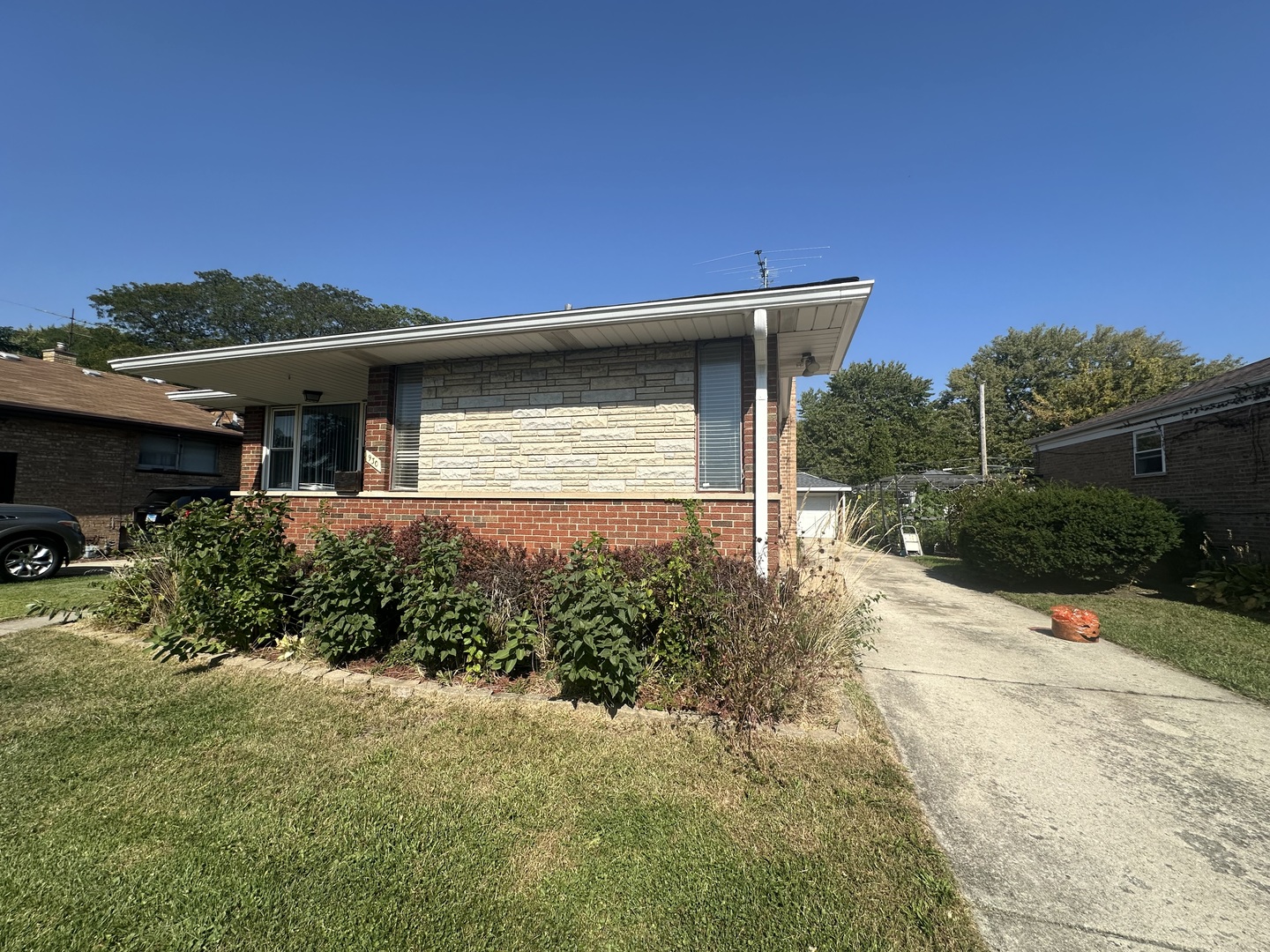 930 E 161 Place, South Holland, IL 60473