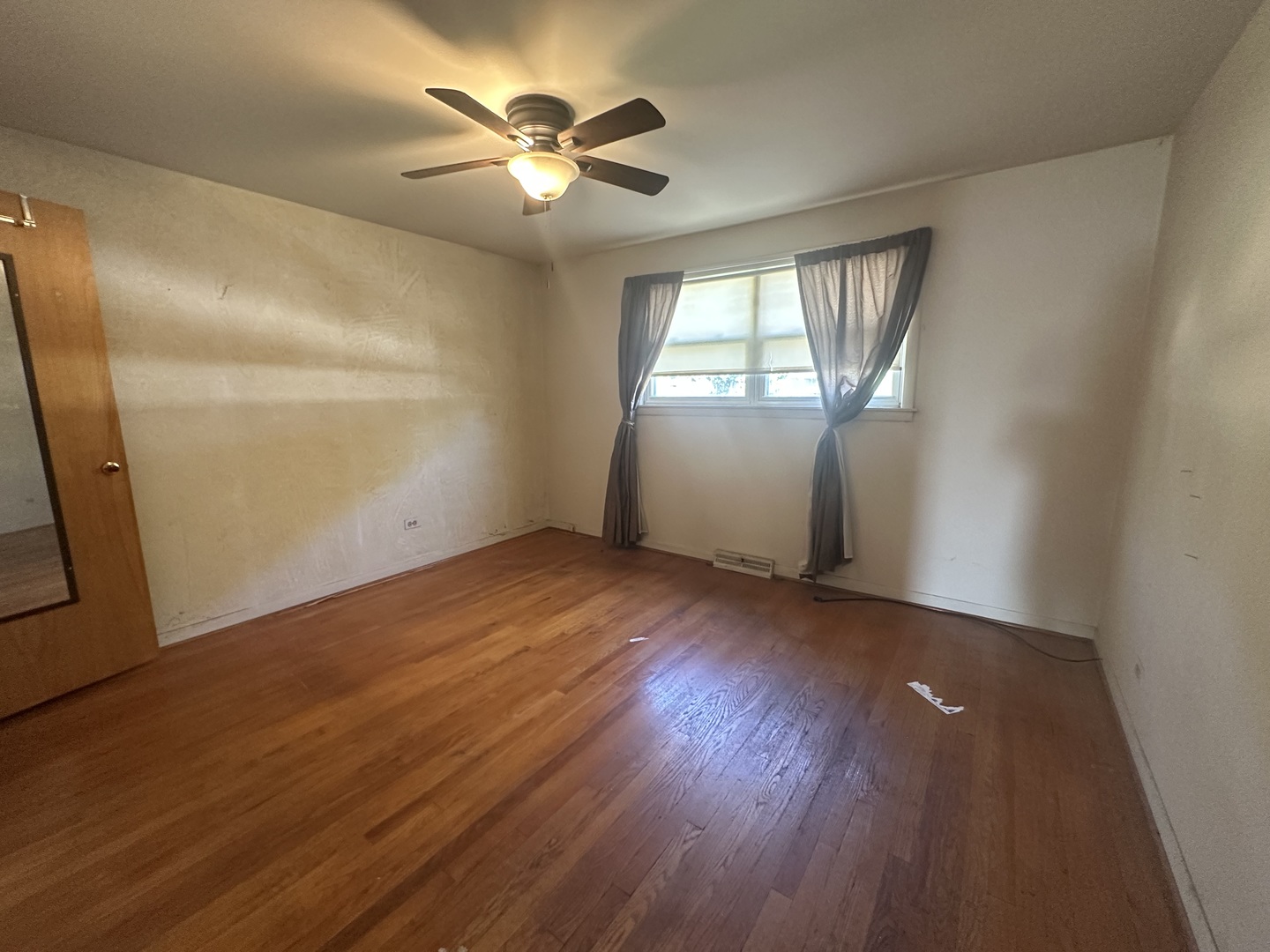 930 E 161 Place, South Holland, IL 60473