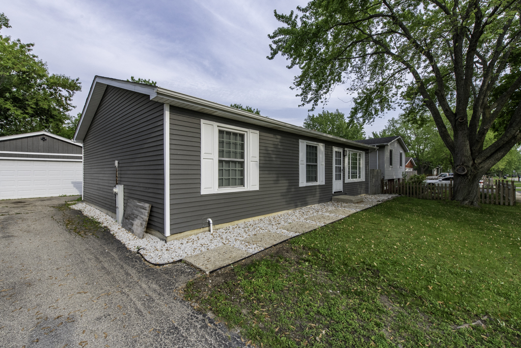 907 Lorelei Drive, Zion, IL 60099