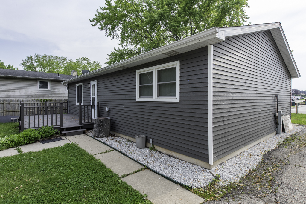 907 Lorelei Drive, Zion, IL 60099
