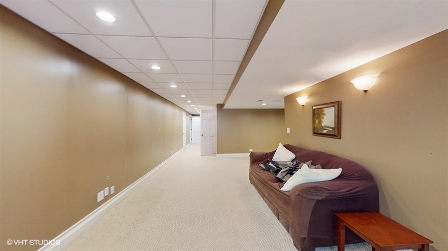 528 Terrace Lane, South Elgin, IL 60177