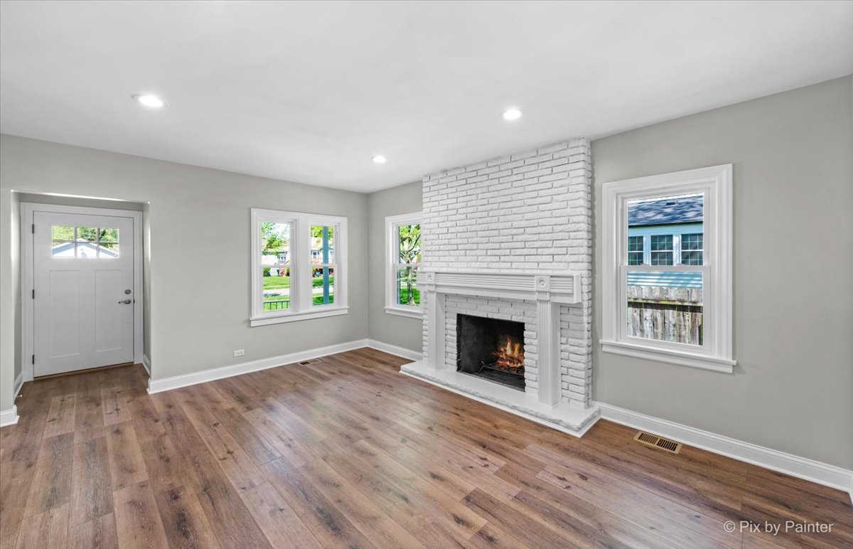 311 N Clinton Avenue, Elmhurst, IL 60126