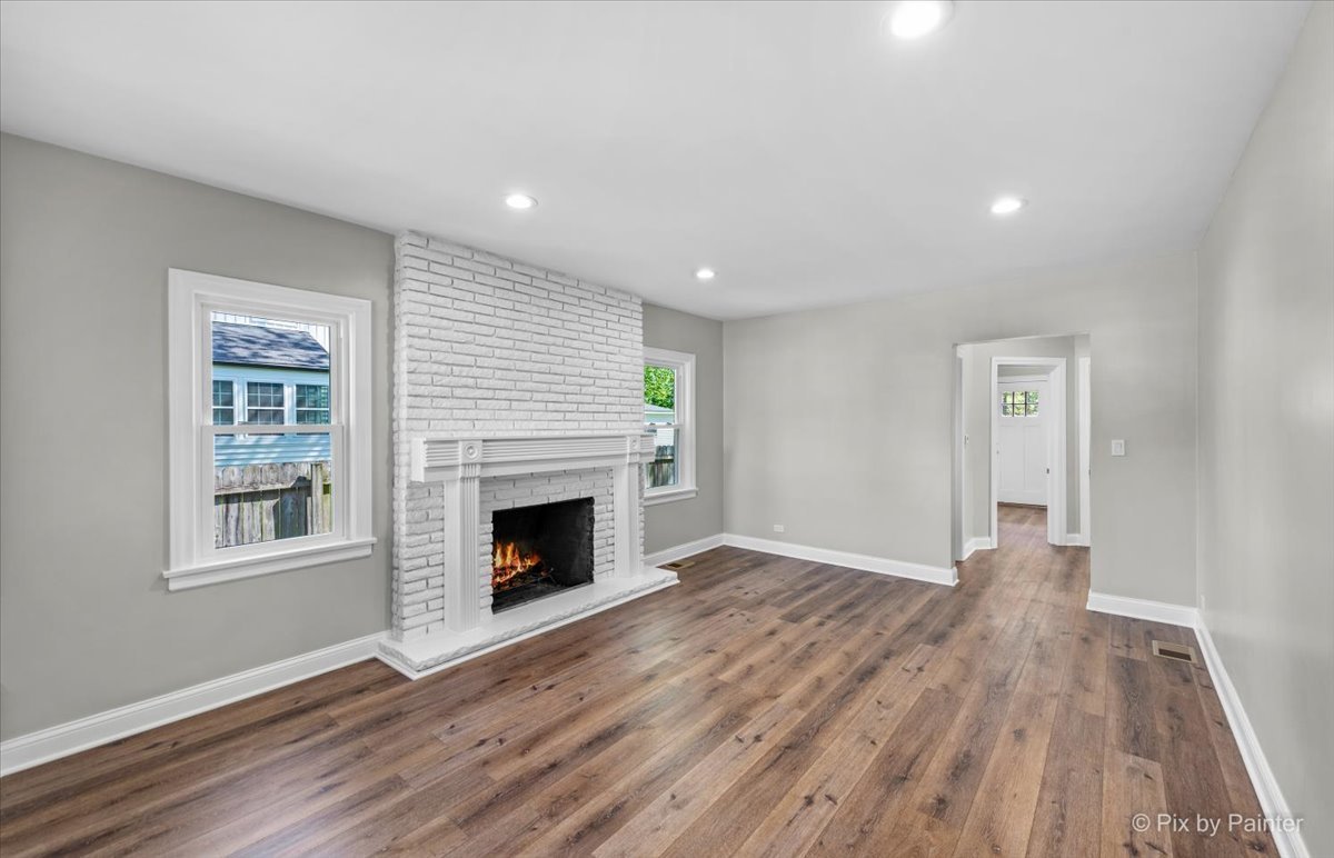 311 N Clinton Avenue, Elmhurst, IL 60126