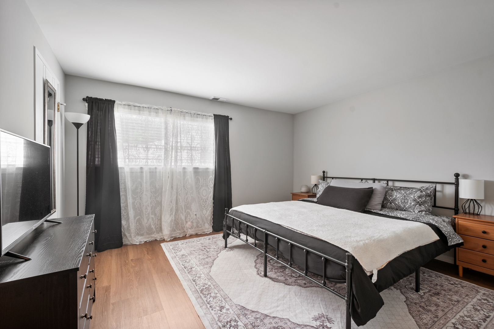 550 Vine Avenue #205, Highland Park, IL 60035