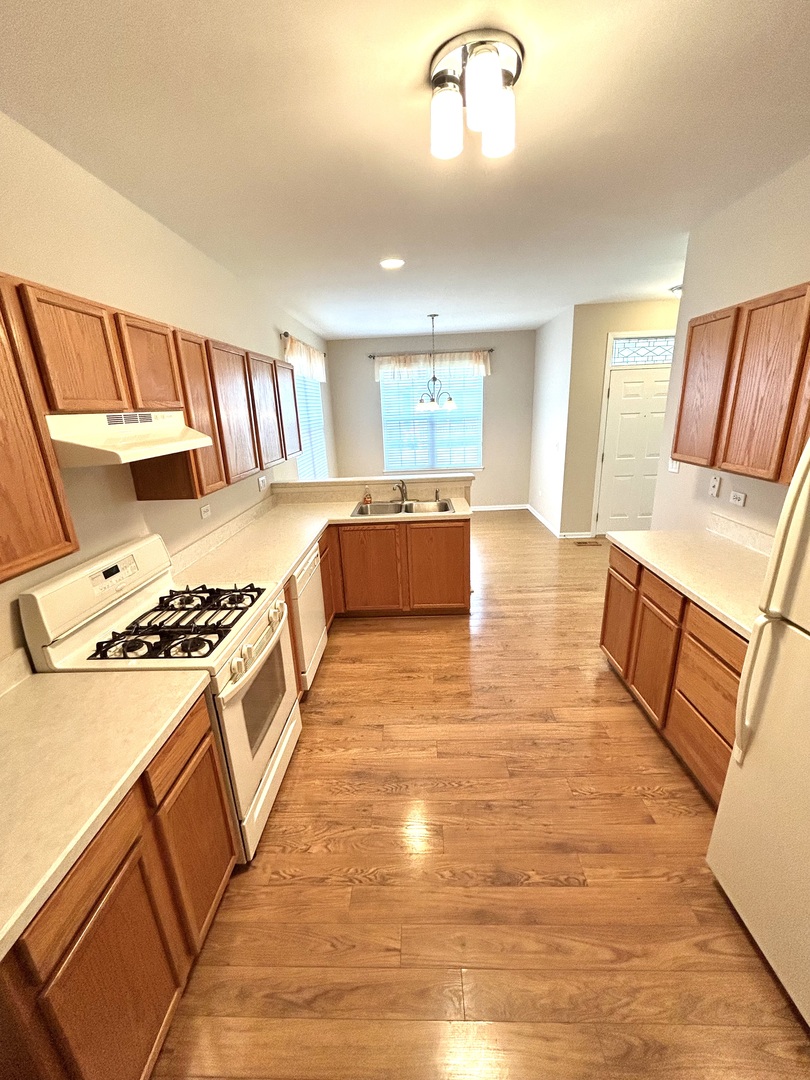 16430 Crescent Lake Court, Crest Hill, IL 60403