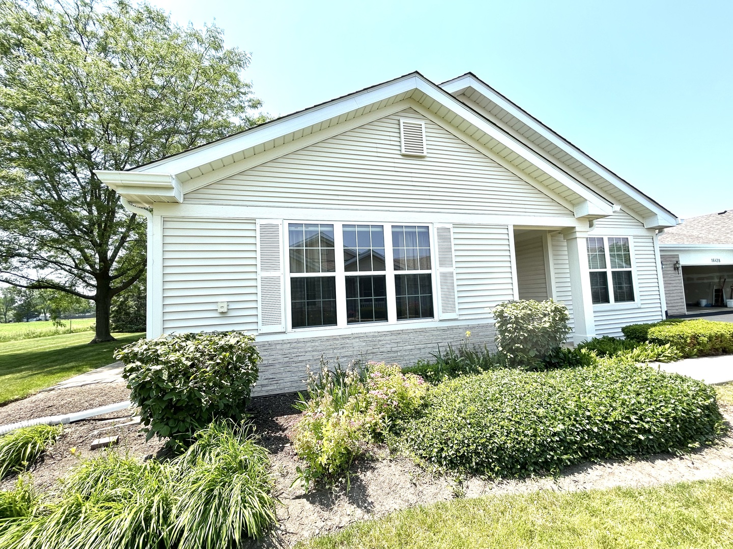 16430 Crescent Lake Court, Crest Hill, IL 60403