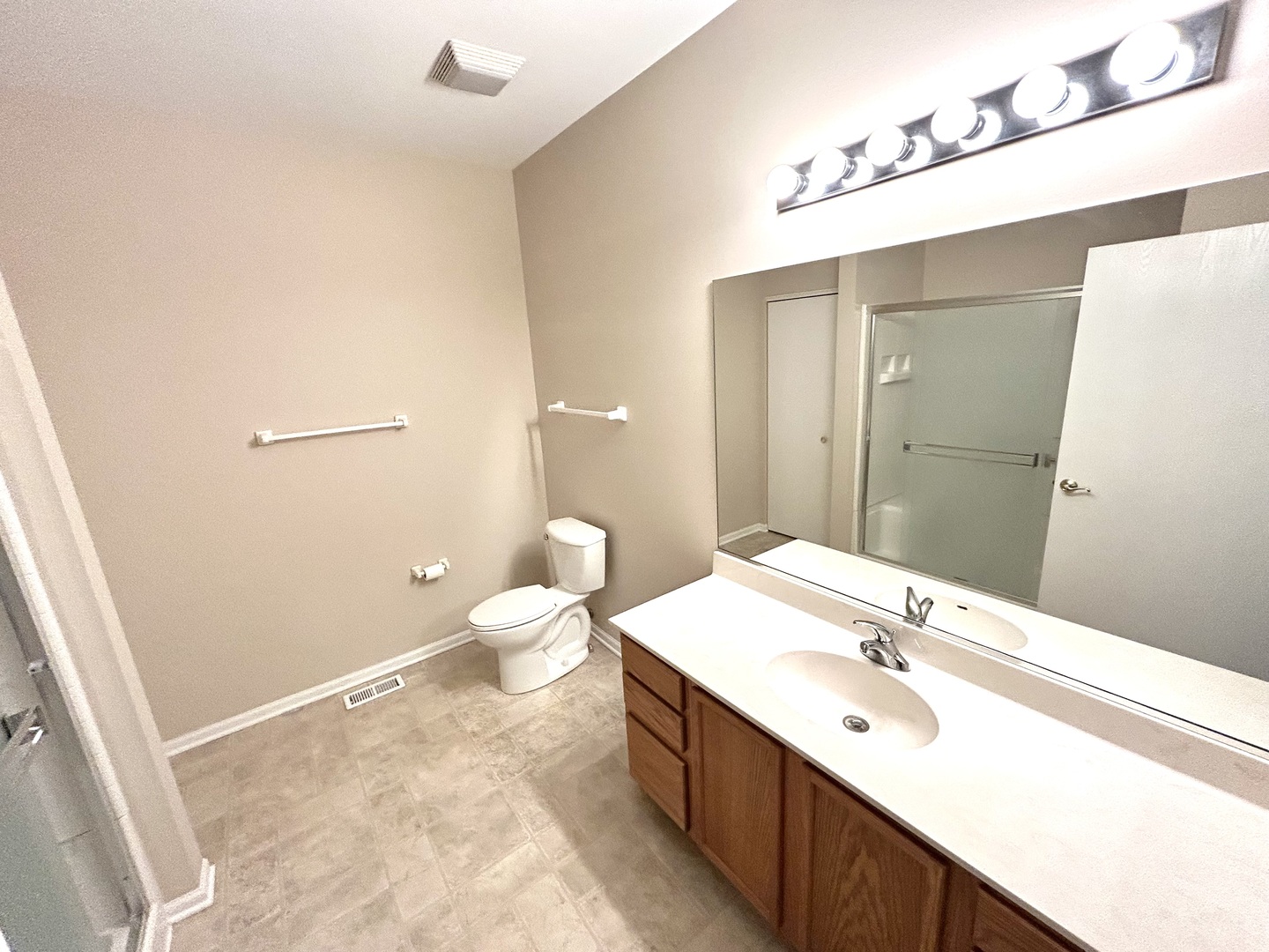 16430 Crescent Lake Court, Crest Hill, IL 60403