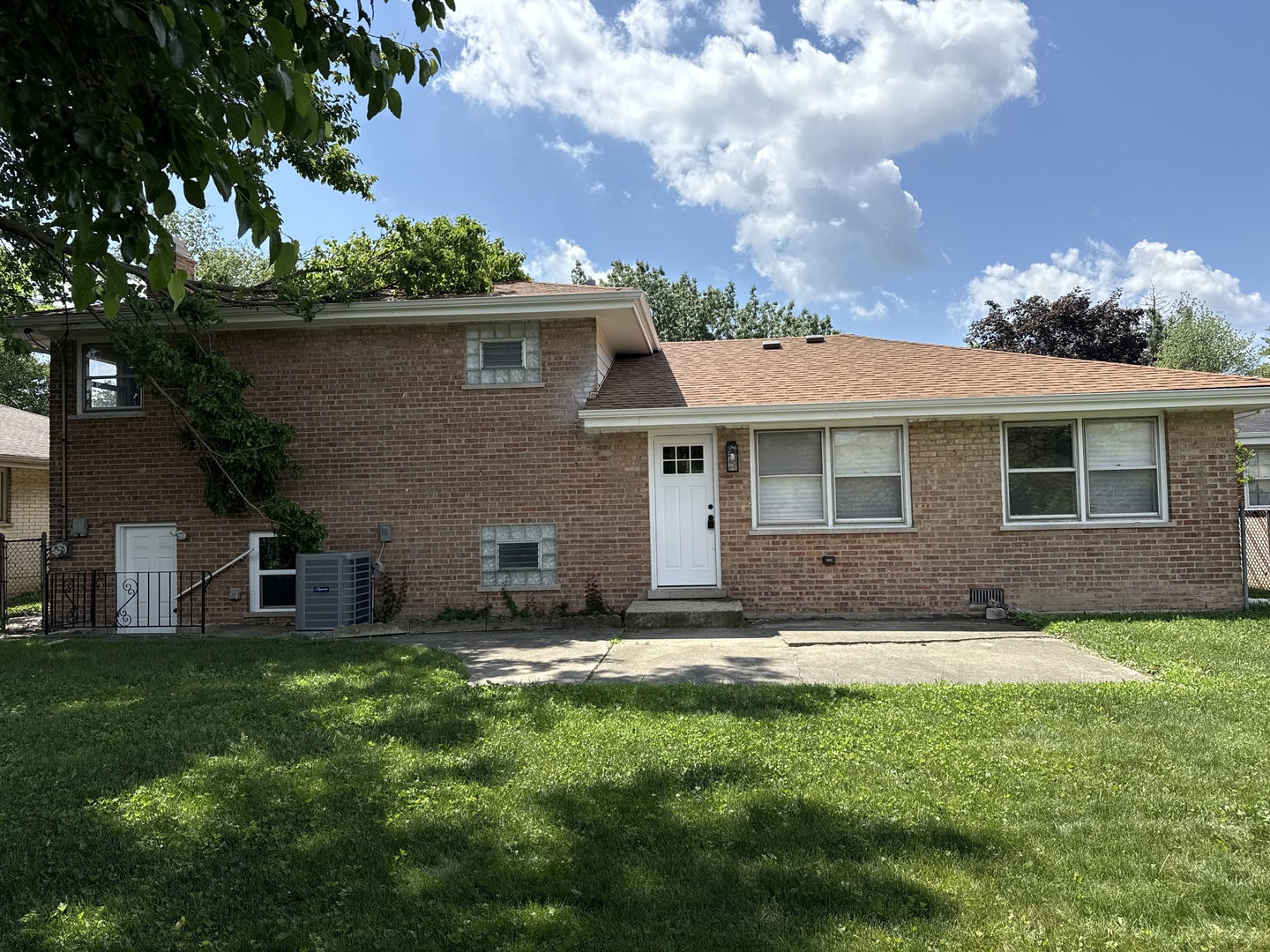 1158 E 169TH Street, South Holland, IL 60473